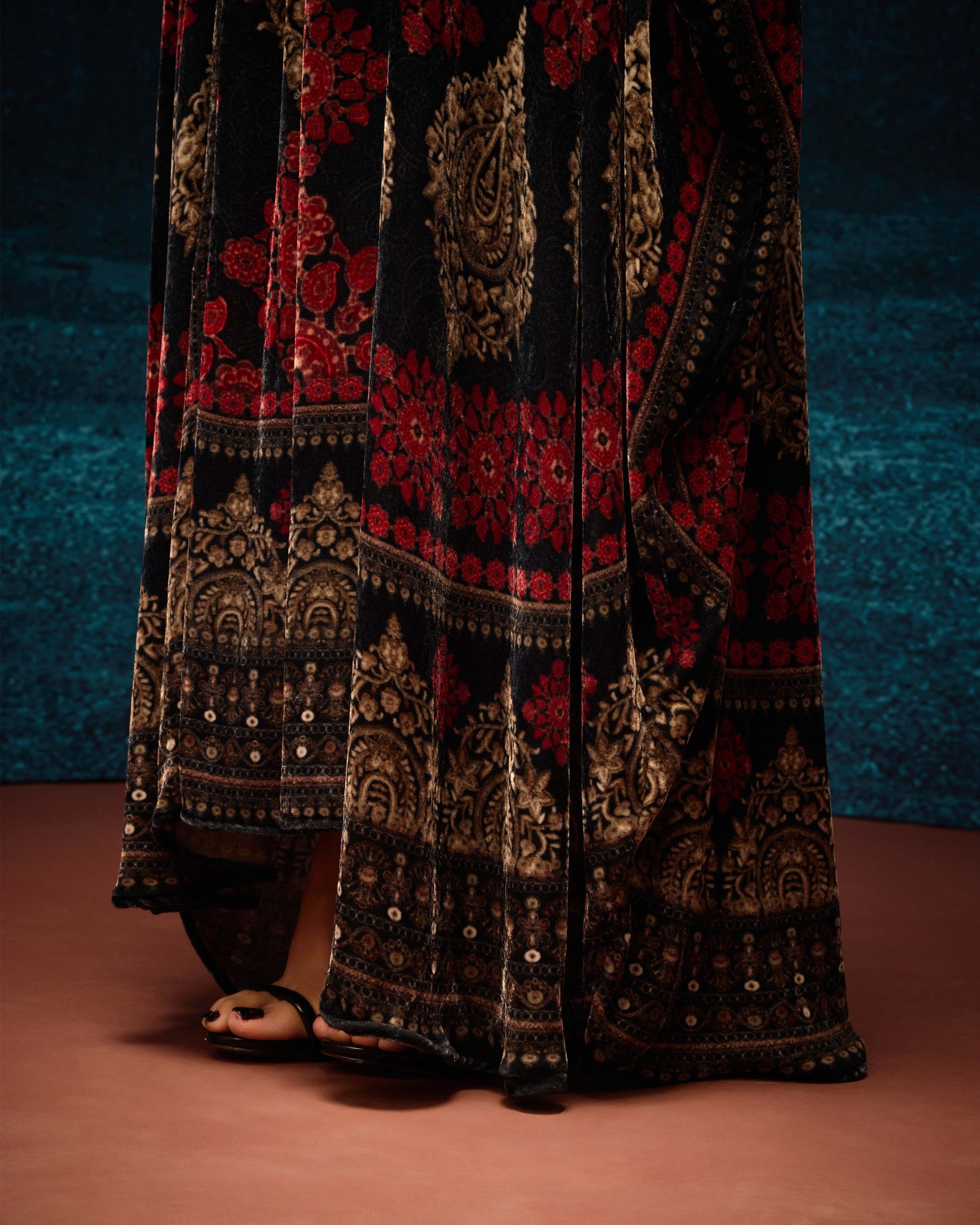 Ajrakh: Yolanda - Black/Red