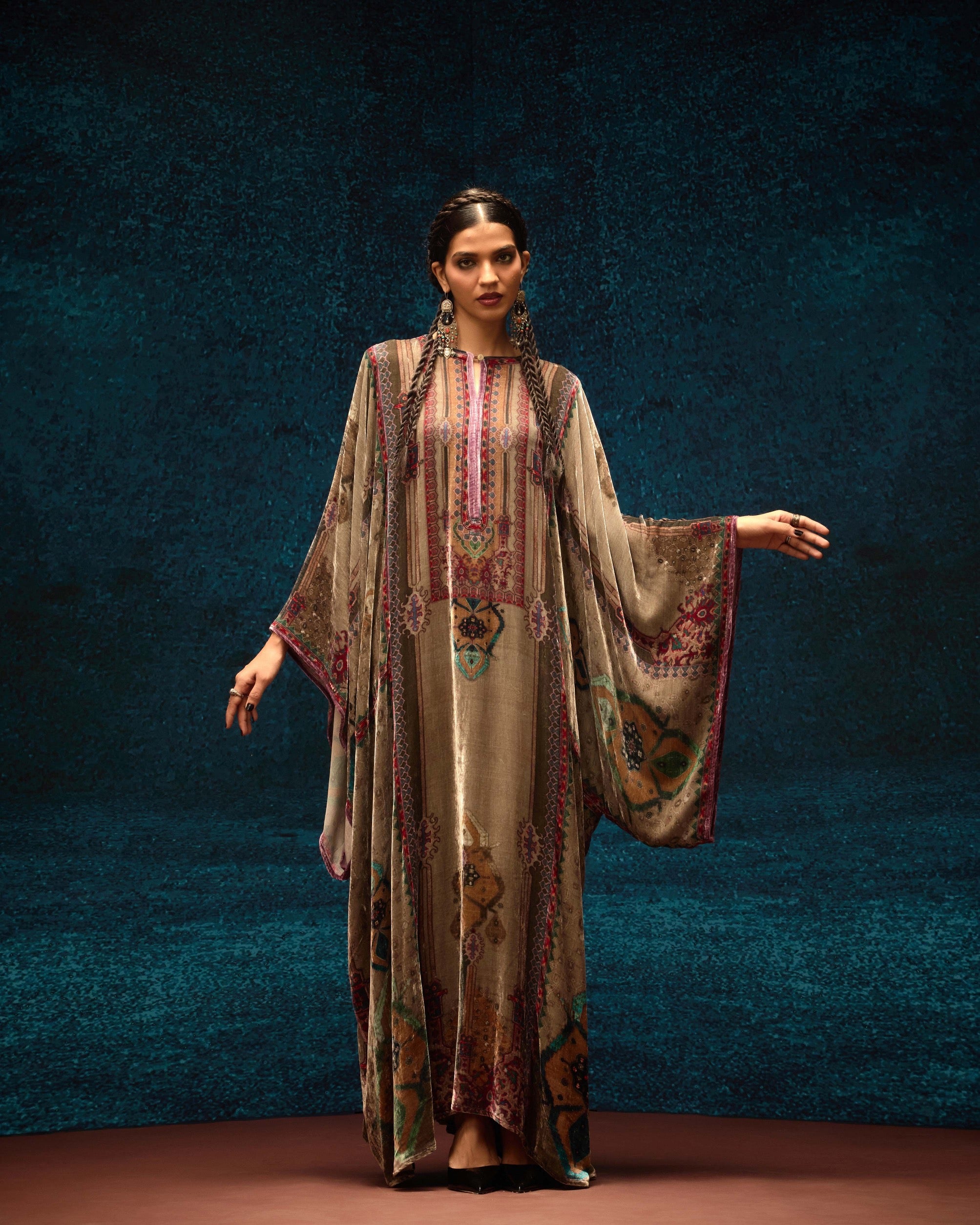 Ajrakh/Shiraz : Beatrice - Taupe