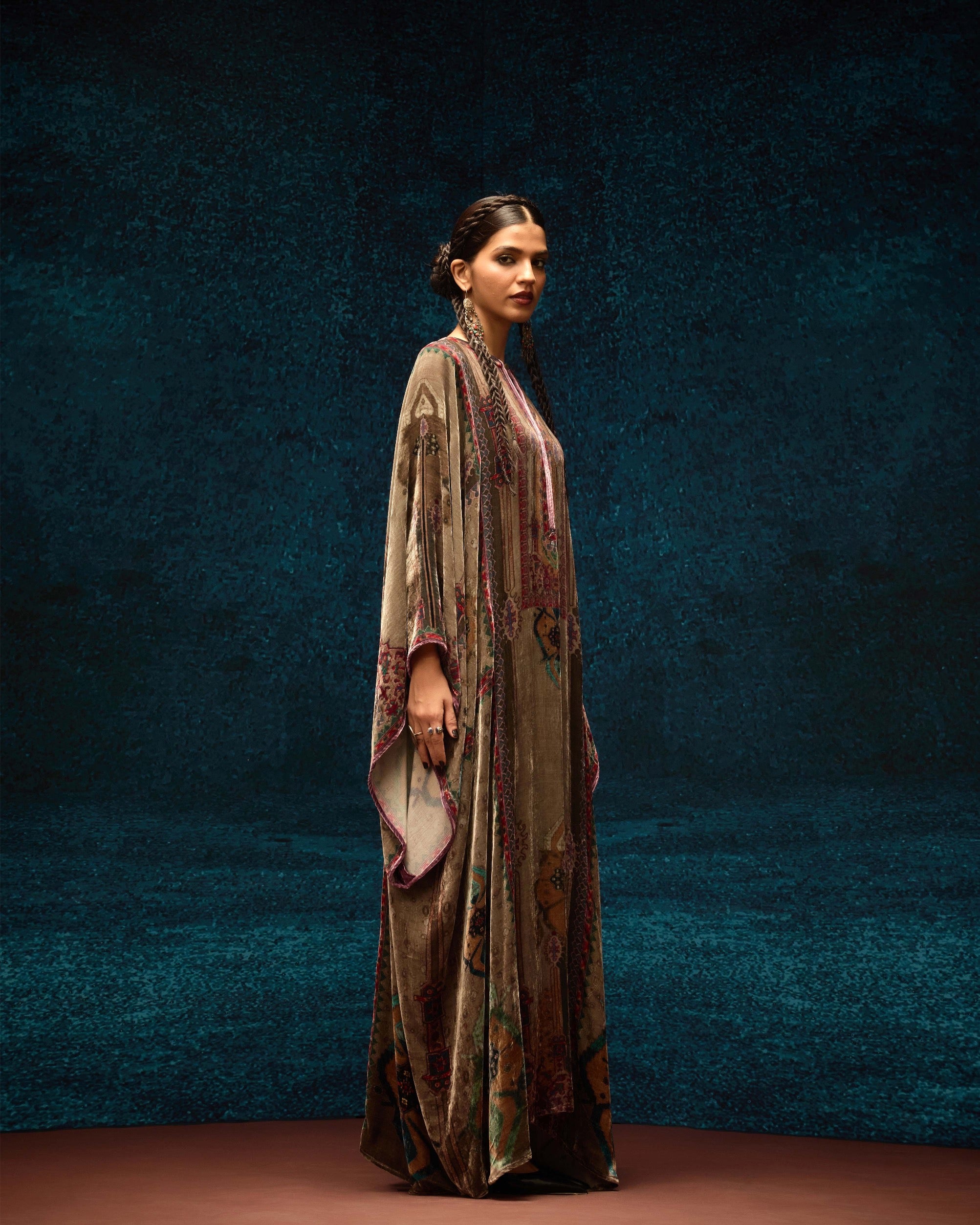 Ajrakh/Shiraz : Beatrice - Taupe