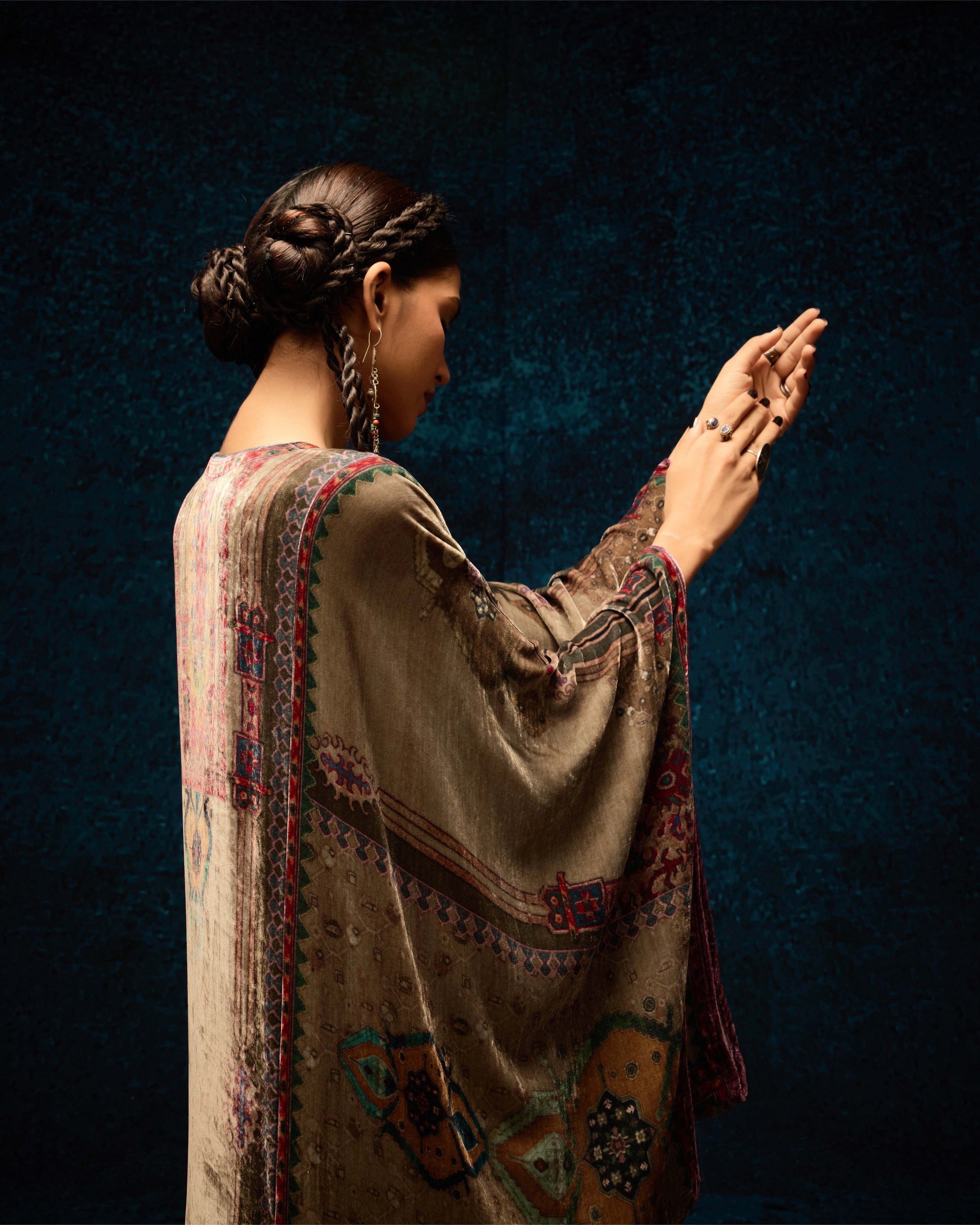Ajrakh/Shiraz : Beatrice - Taupe