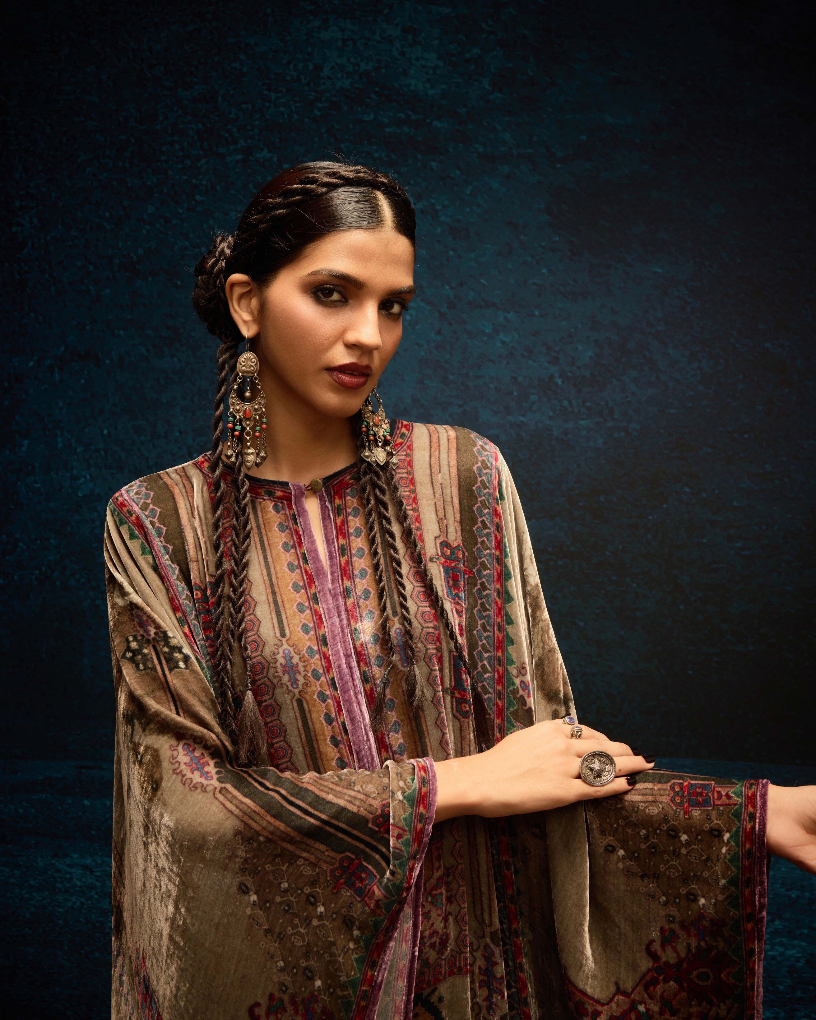 Ajrakh/Shiraz : Beatrice - Taupe