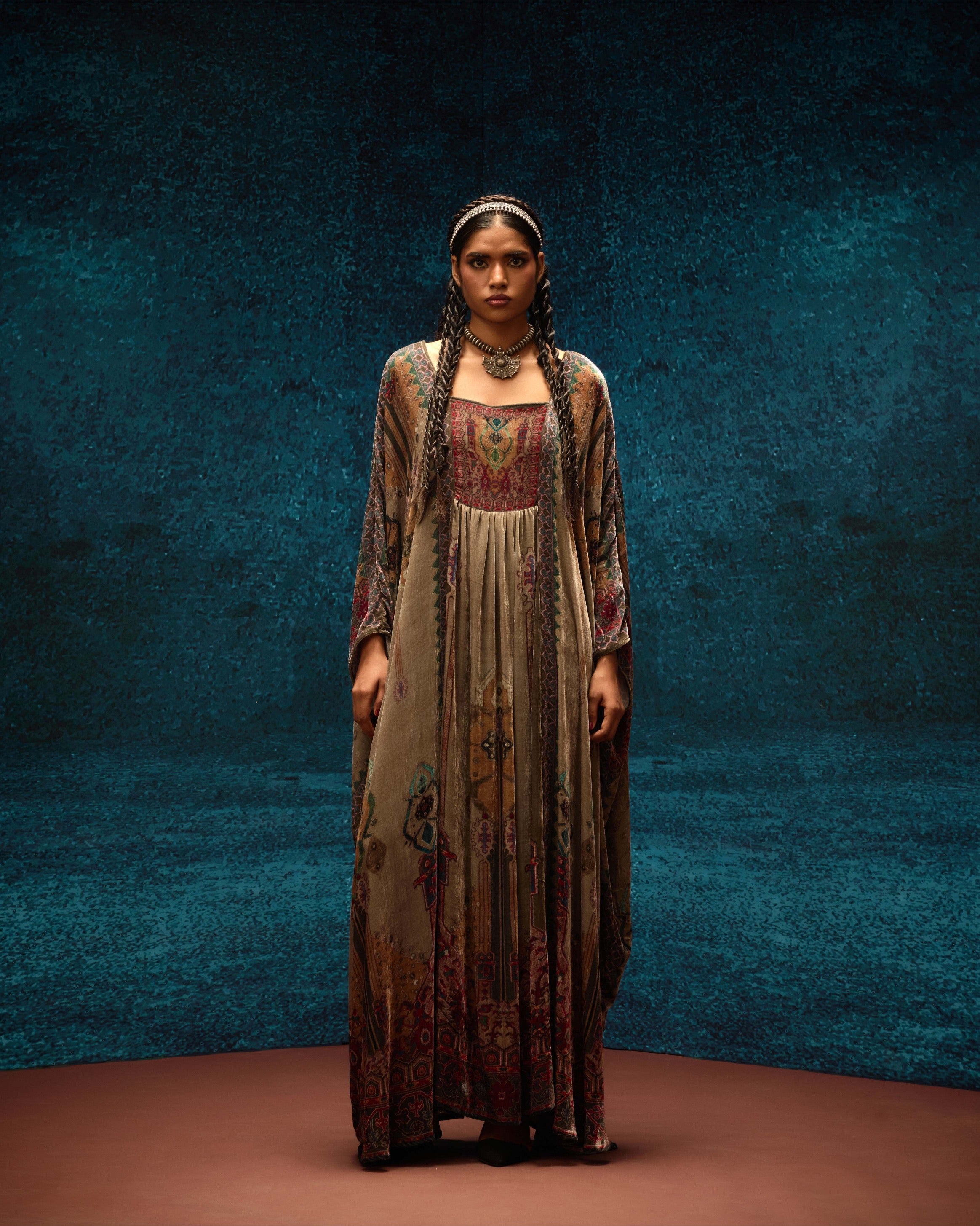Ajrakh/Shiraz : Yolanda - Taupe
