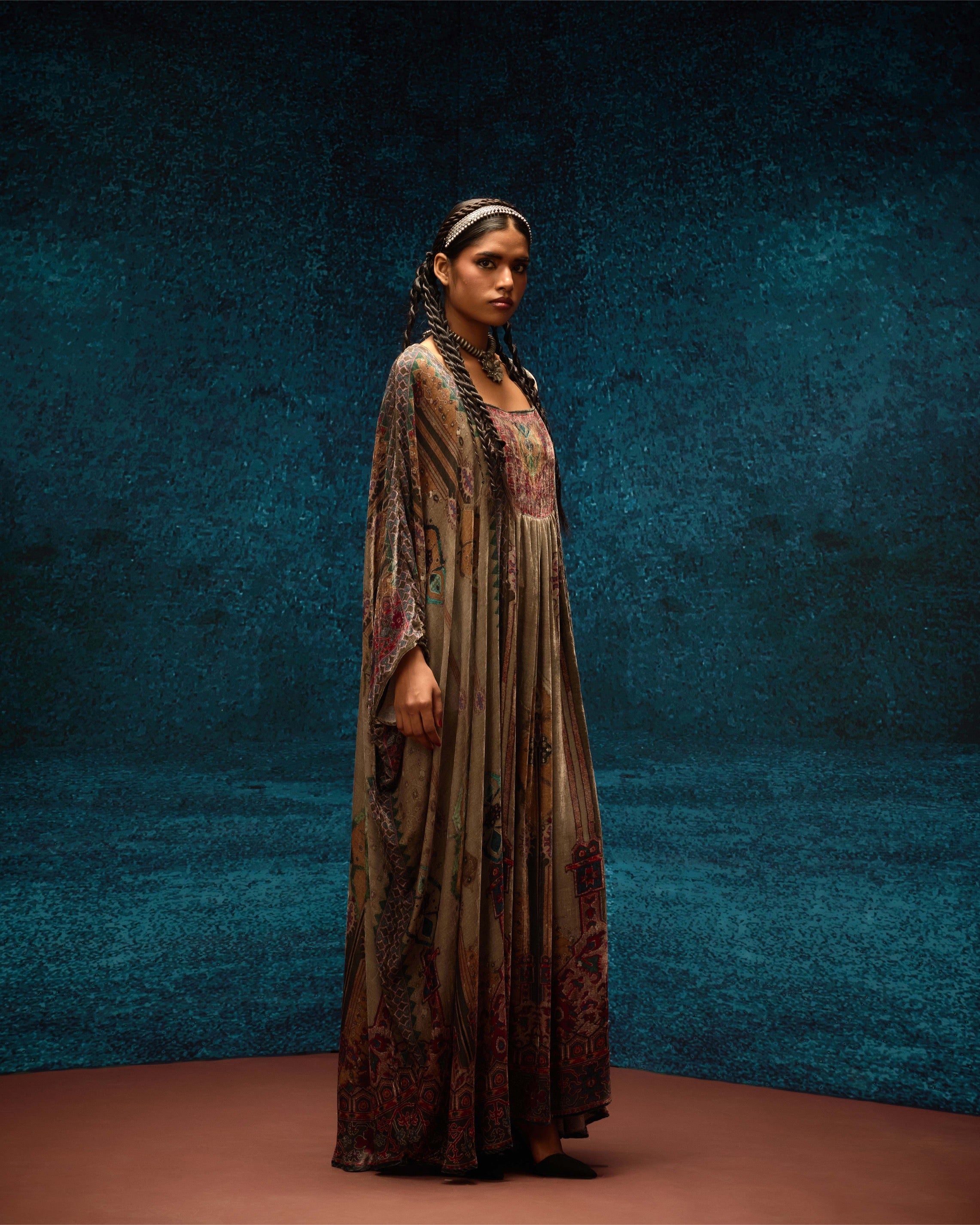 Ajrakh/Shiraz : Yolanda - Taupe