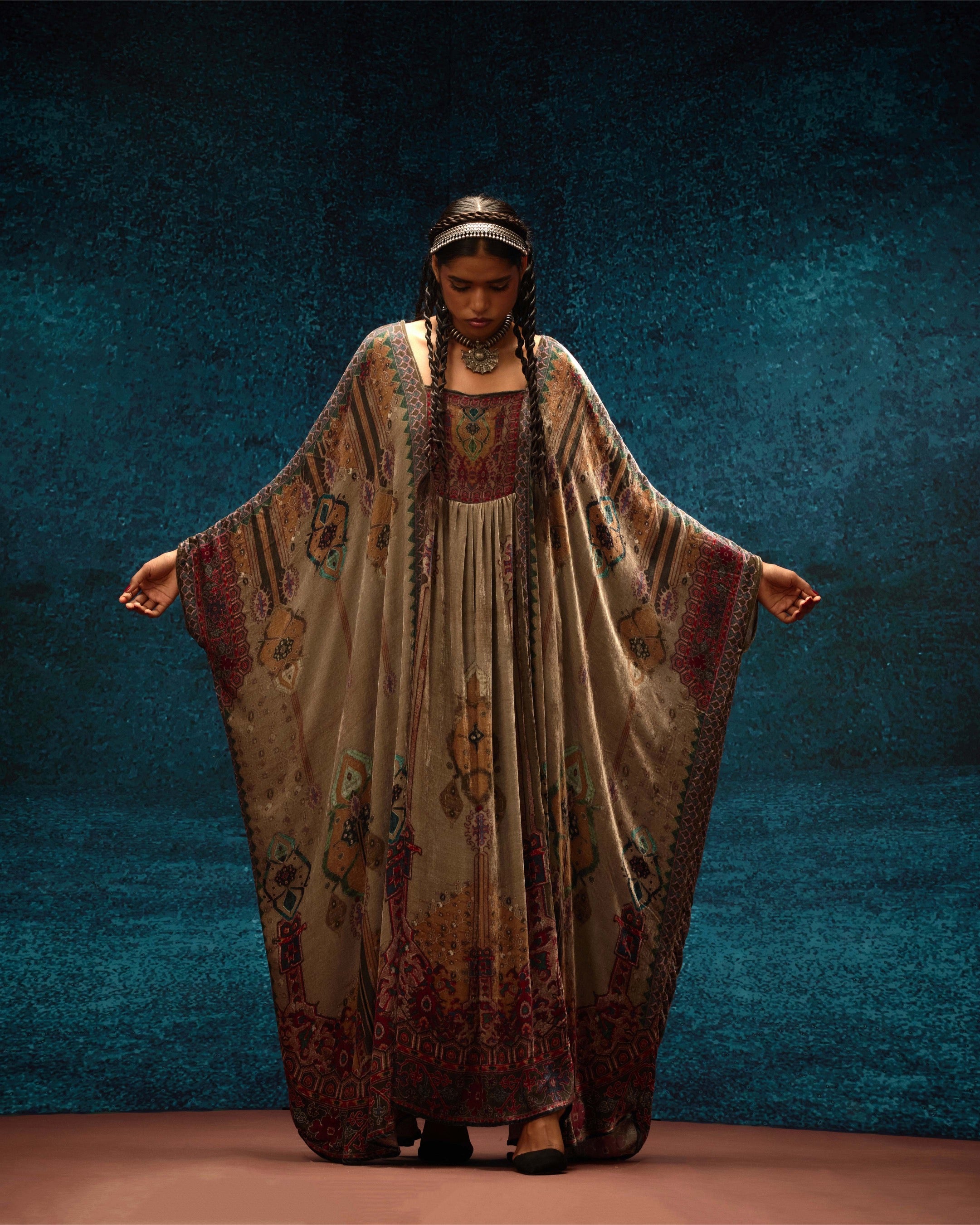 Ajrakh/Shiraz : Yolanda - Taupe