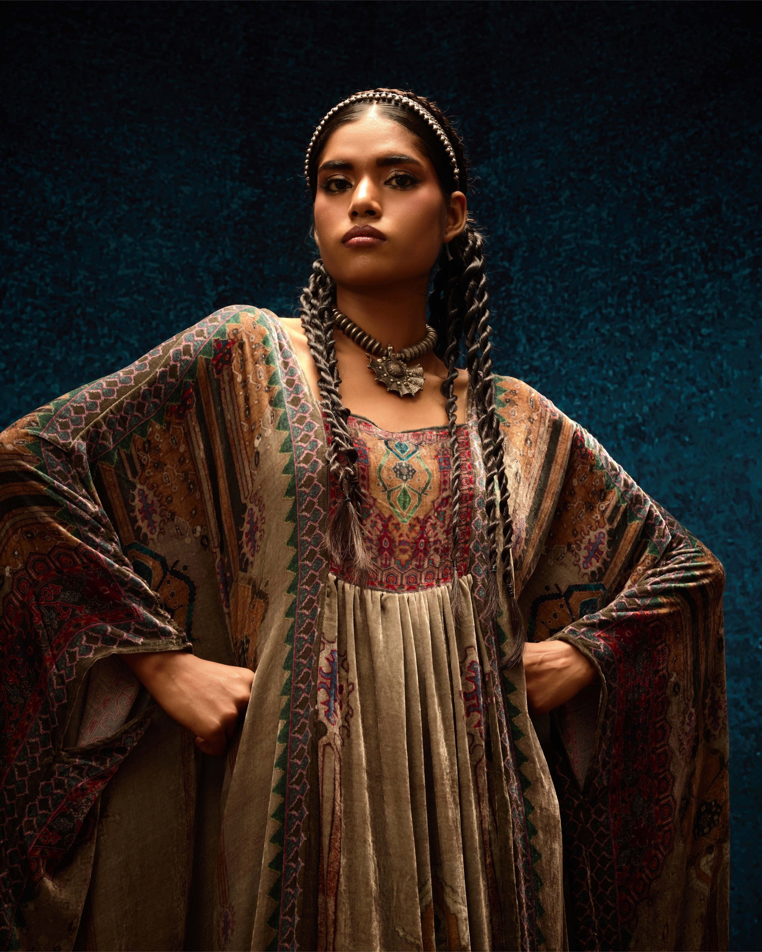 Ajrakh/Shiraz : Yolanda - Taupe
