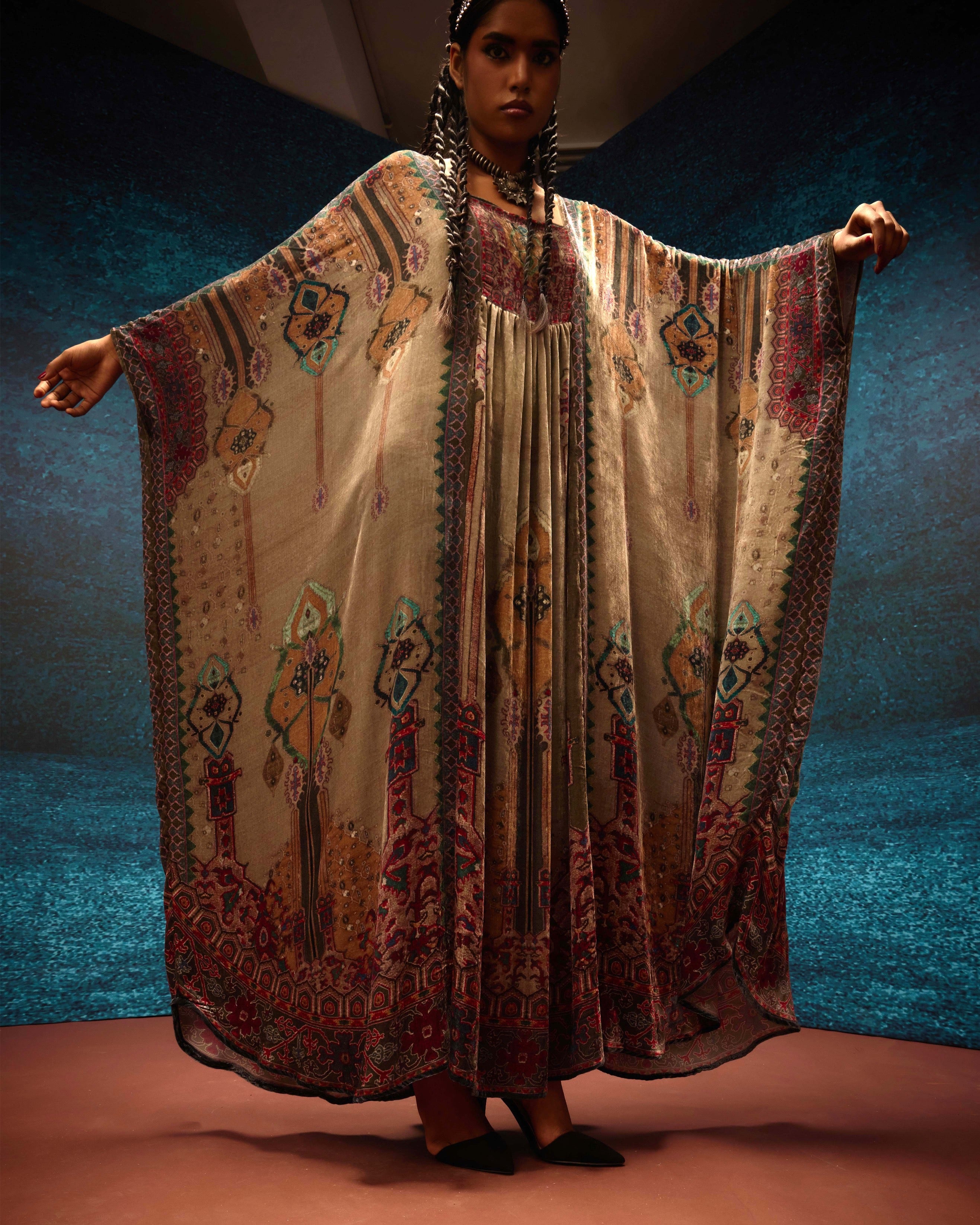 Ajrakh/Shiraz : Yolanda - Taupe