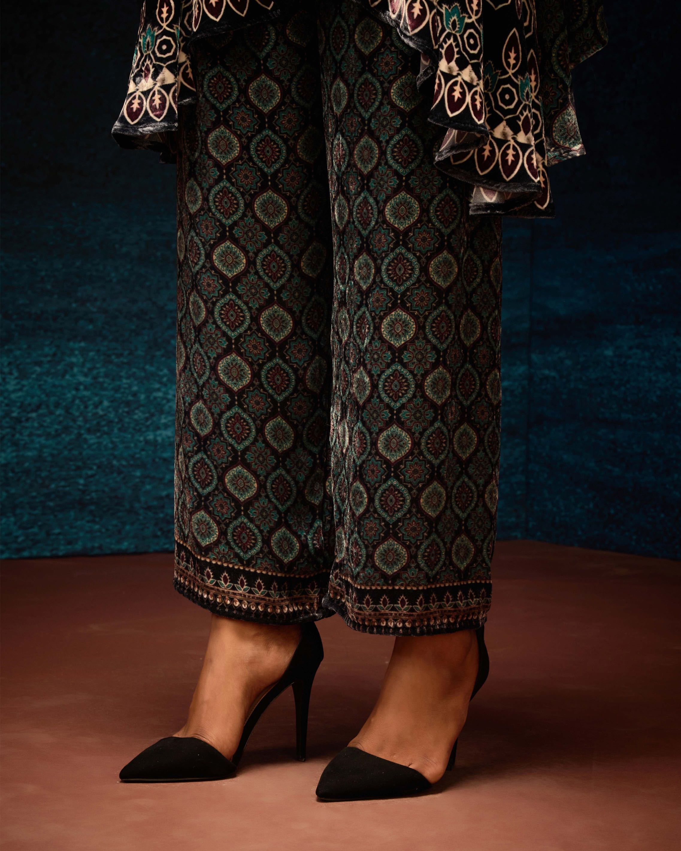 Ajrakh : Nilofer - Black