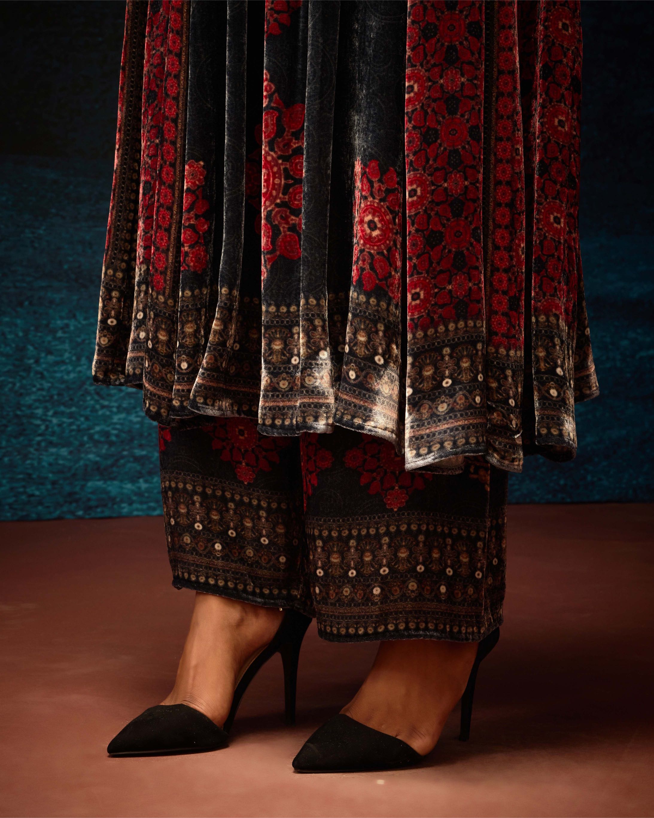 Ajrakh : Anisha - Red/Black