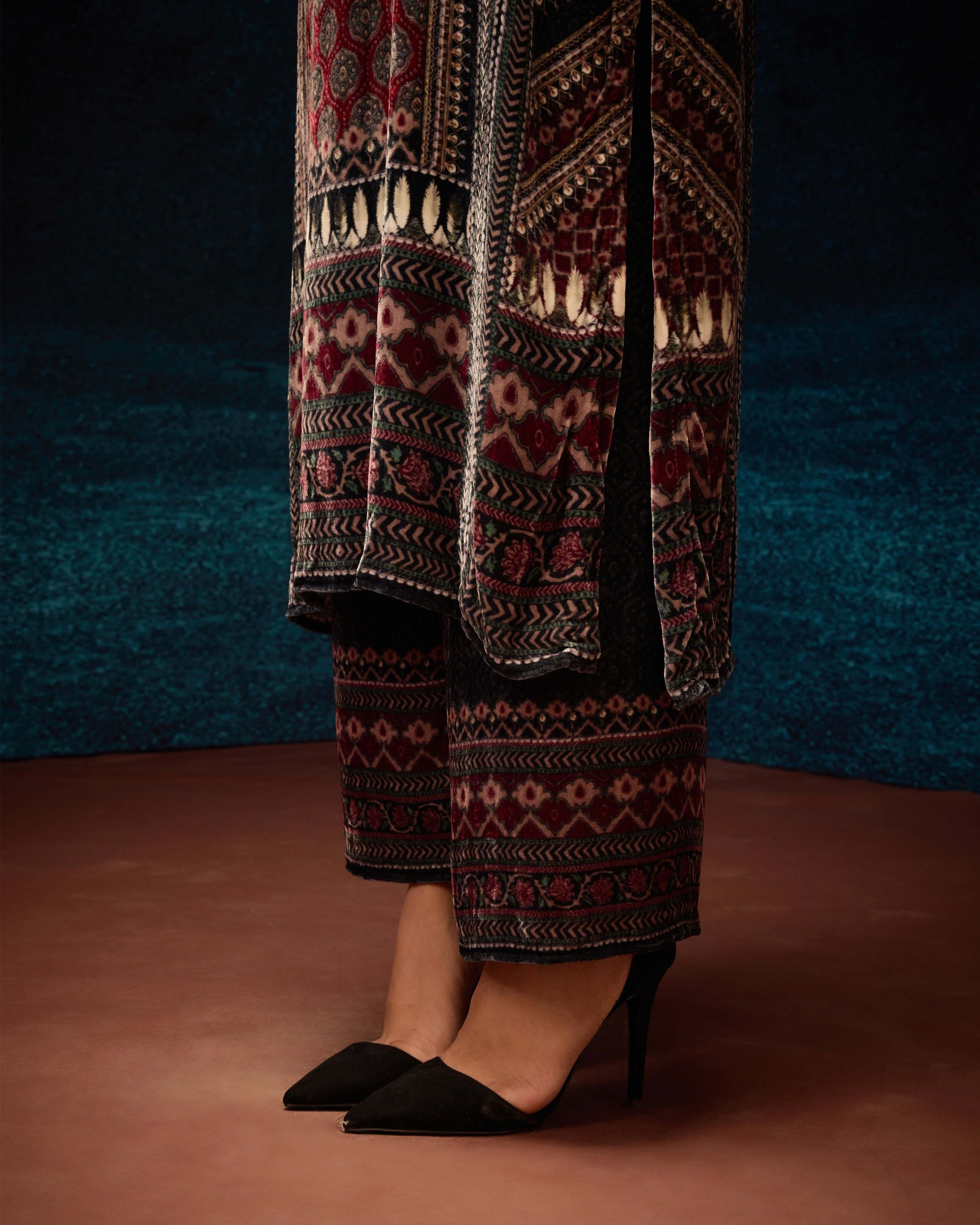 Ajrakh : Ghazala - Black/Maroon