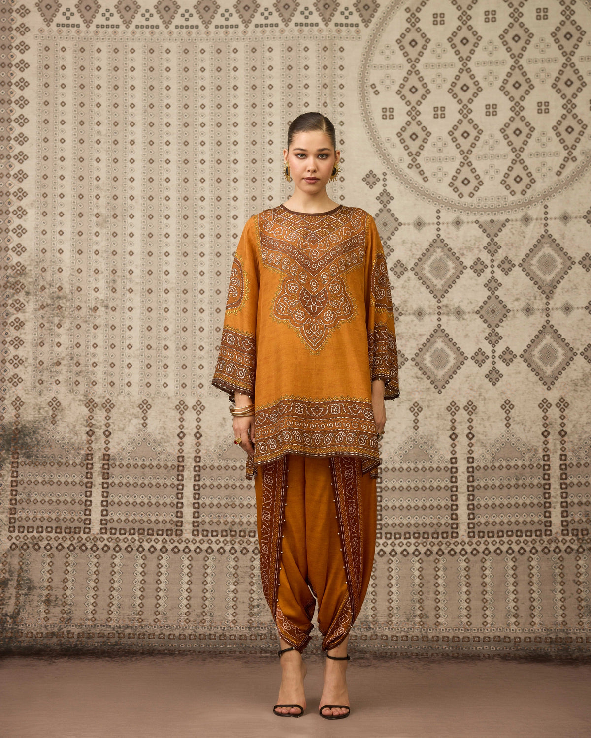 BANDHEJ : Resham