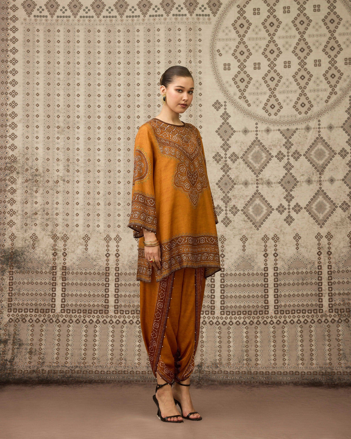 BANDHEJ : Resham