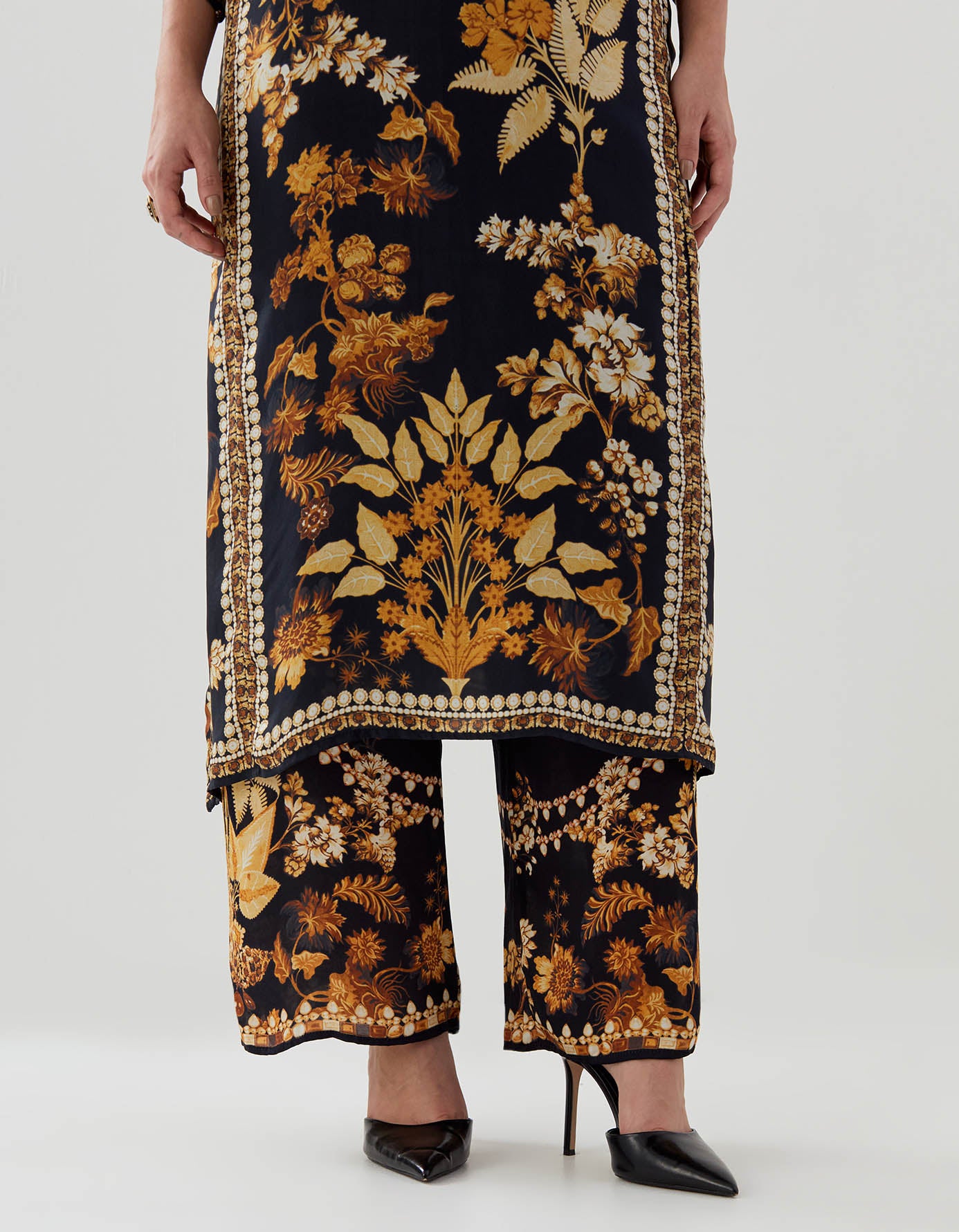 Nizam : Ghazala - Black/Gold