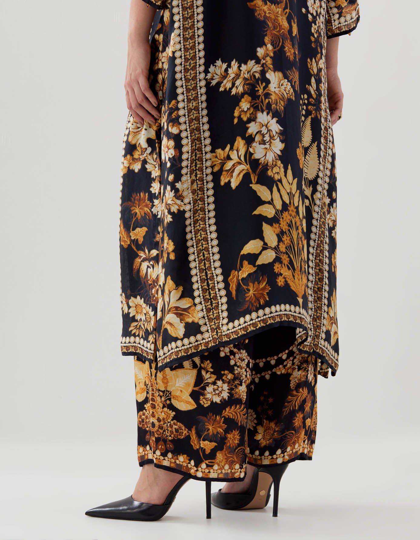 Nizam : Ghazala - Black/Gold