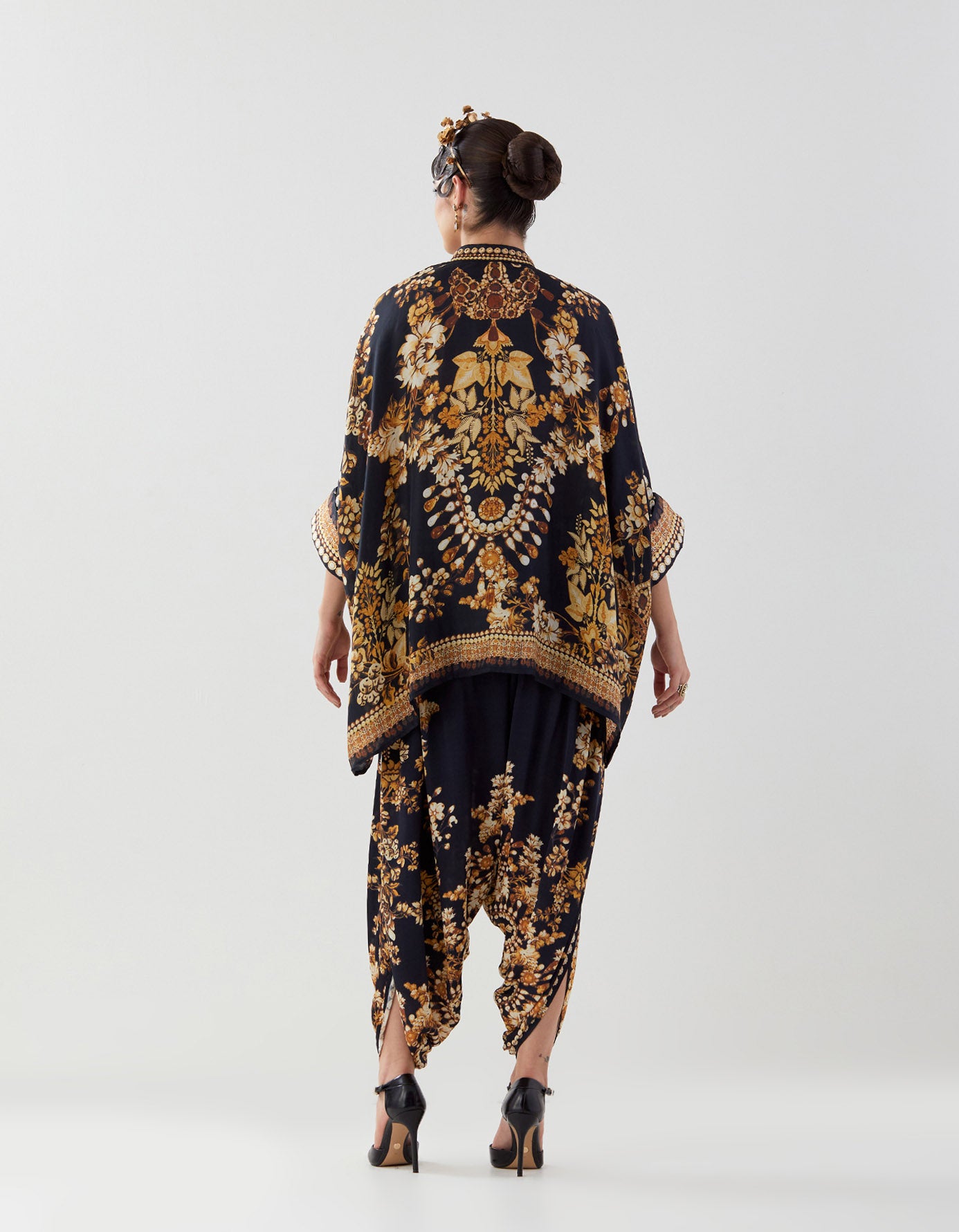 Nizam : Chanel/Sonth - Black/Gold