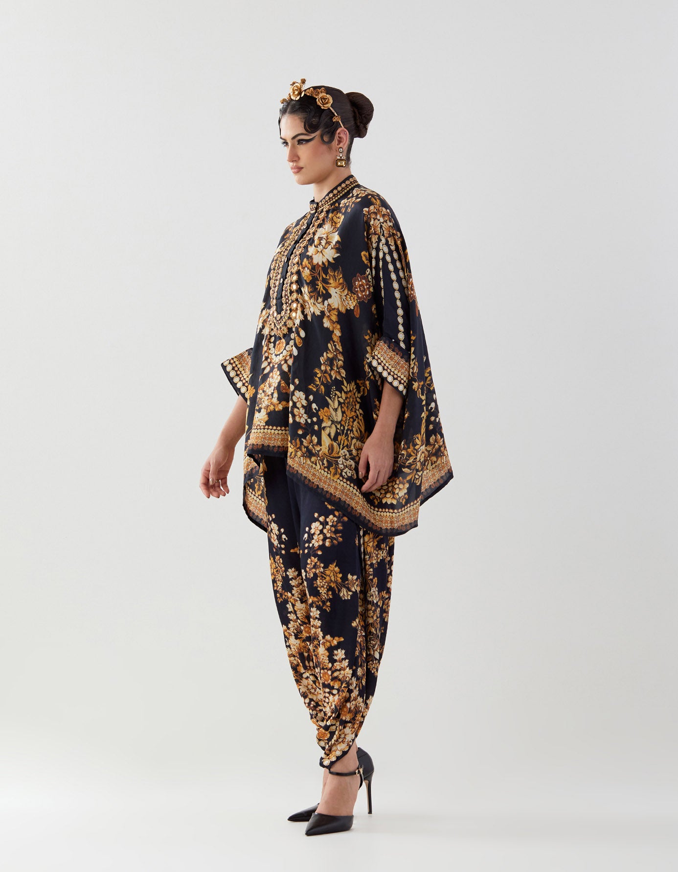Nizam : Chanel/Sonth - Black/Gold