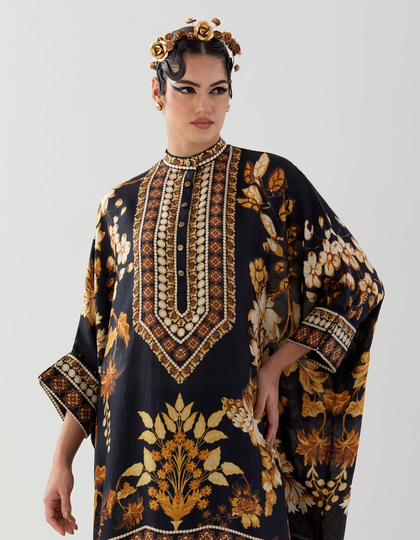 Nizam : Chanel 36" - Black/Gold