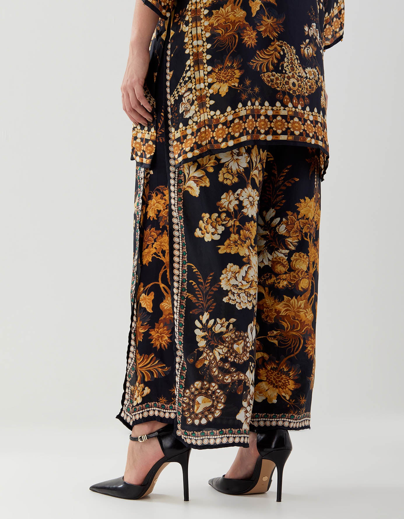 Nizam : Ghazal/Gloria - Black/Gold