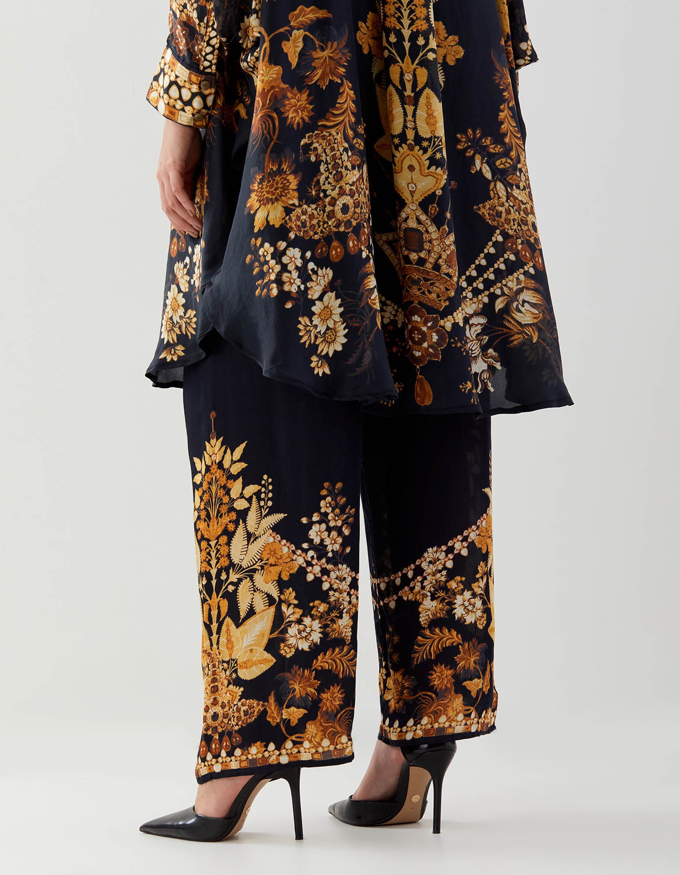 Nizam : Mabel - Black/Gold