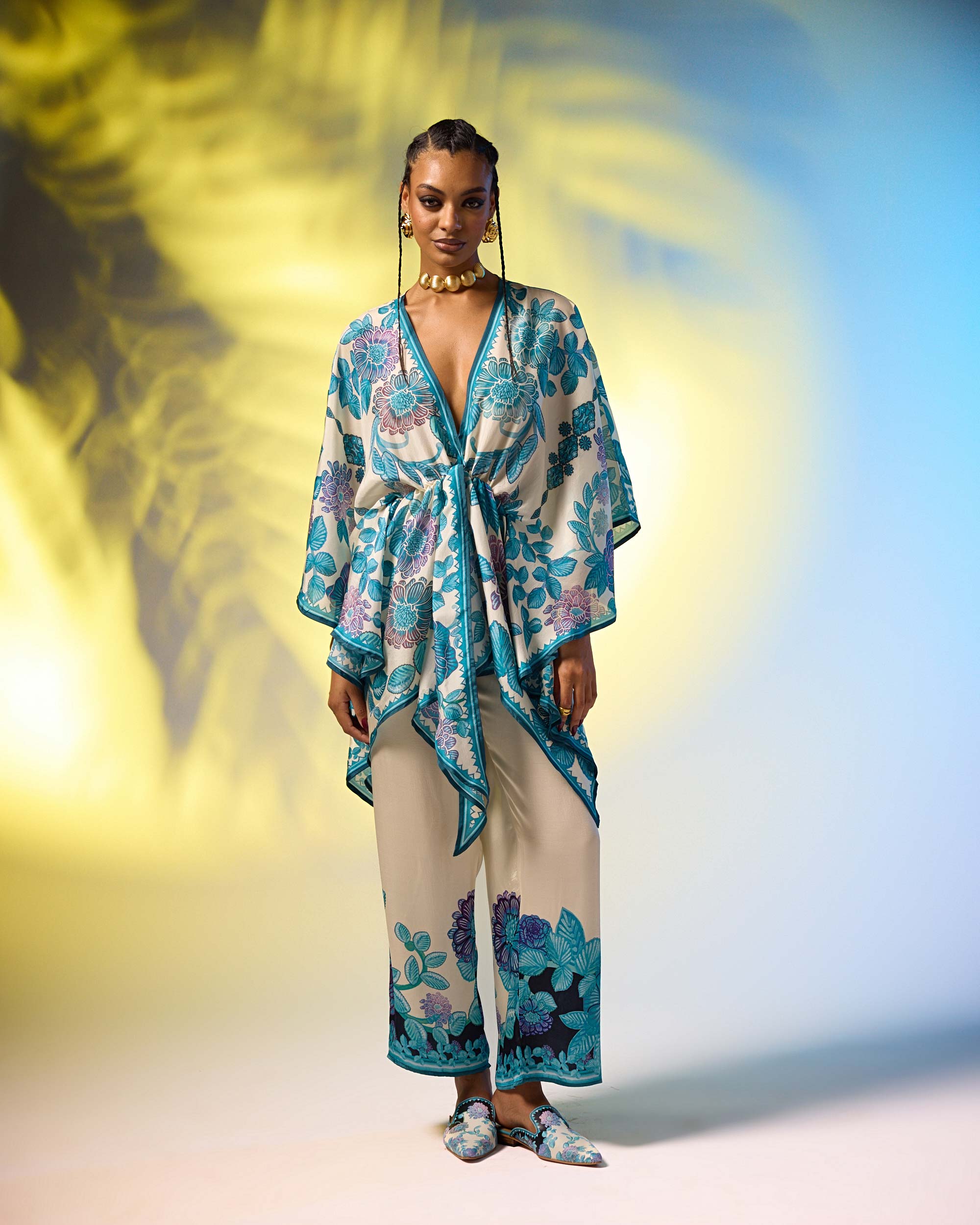 Jamaica : Inayat - Ivory/Blue