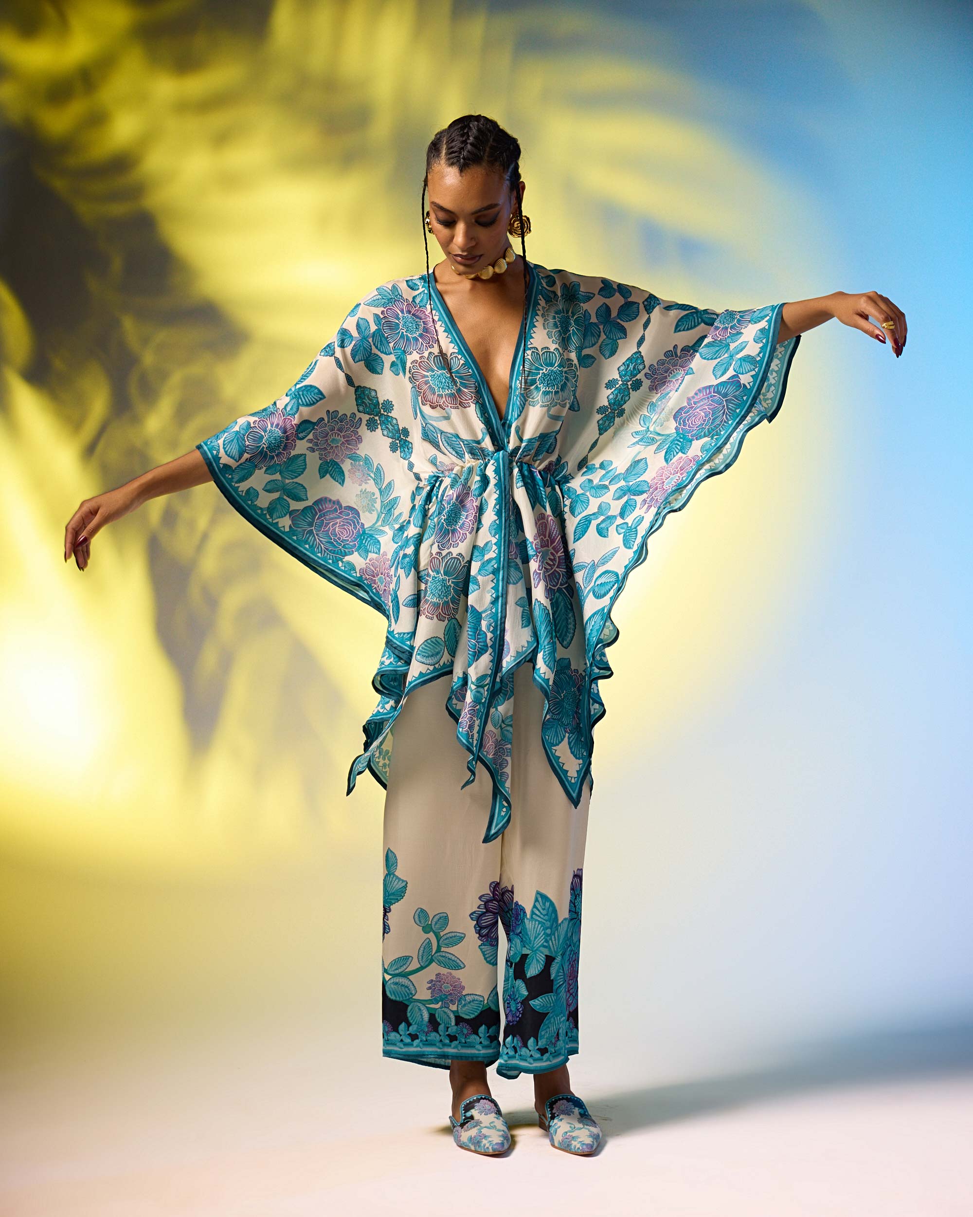 Jamaica : Inayat - Ivory/Blue