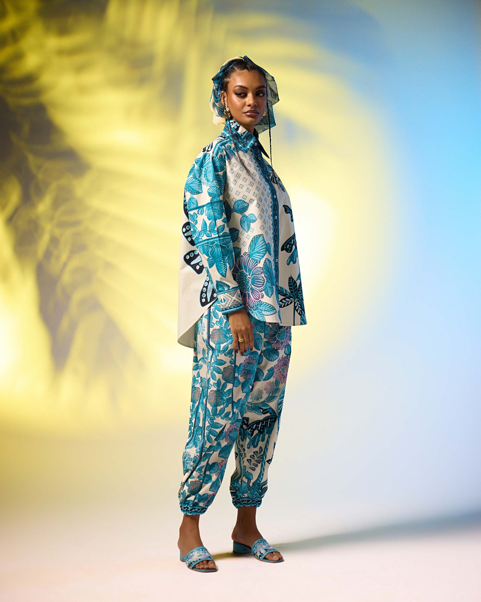 Jamaica : Ferhana - Ivory/Blue