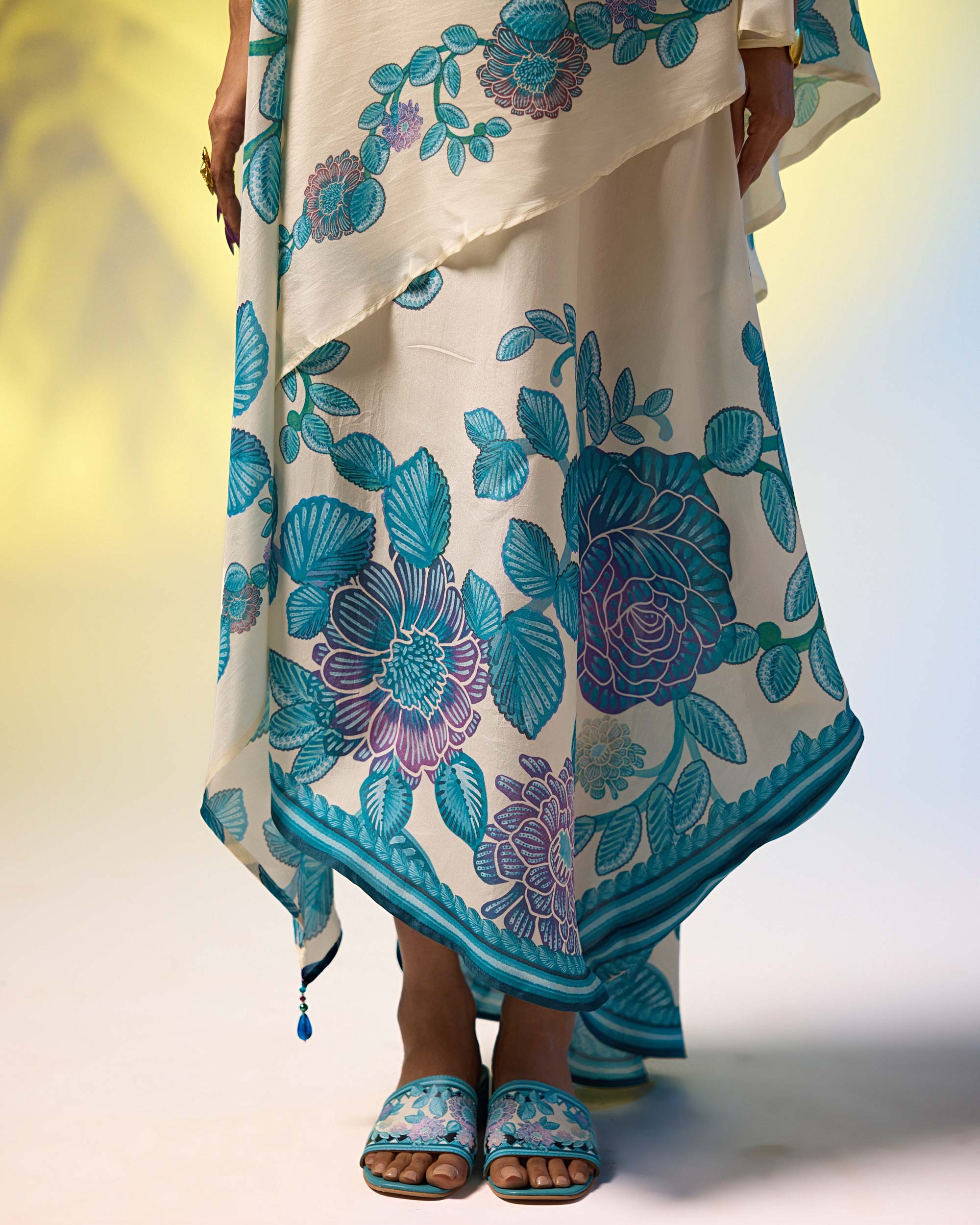 Jamaica : Kamini - Ivory/Blue