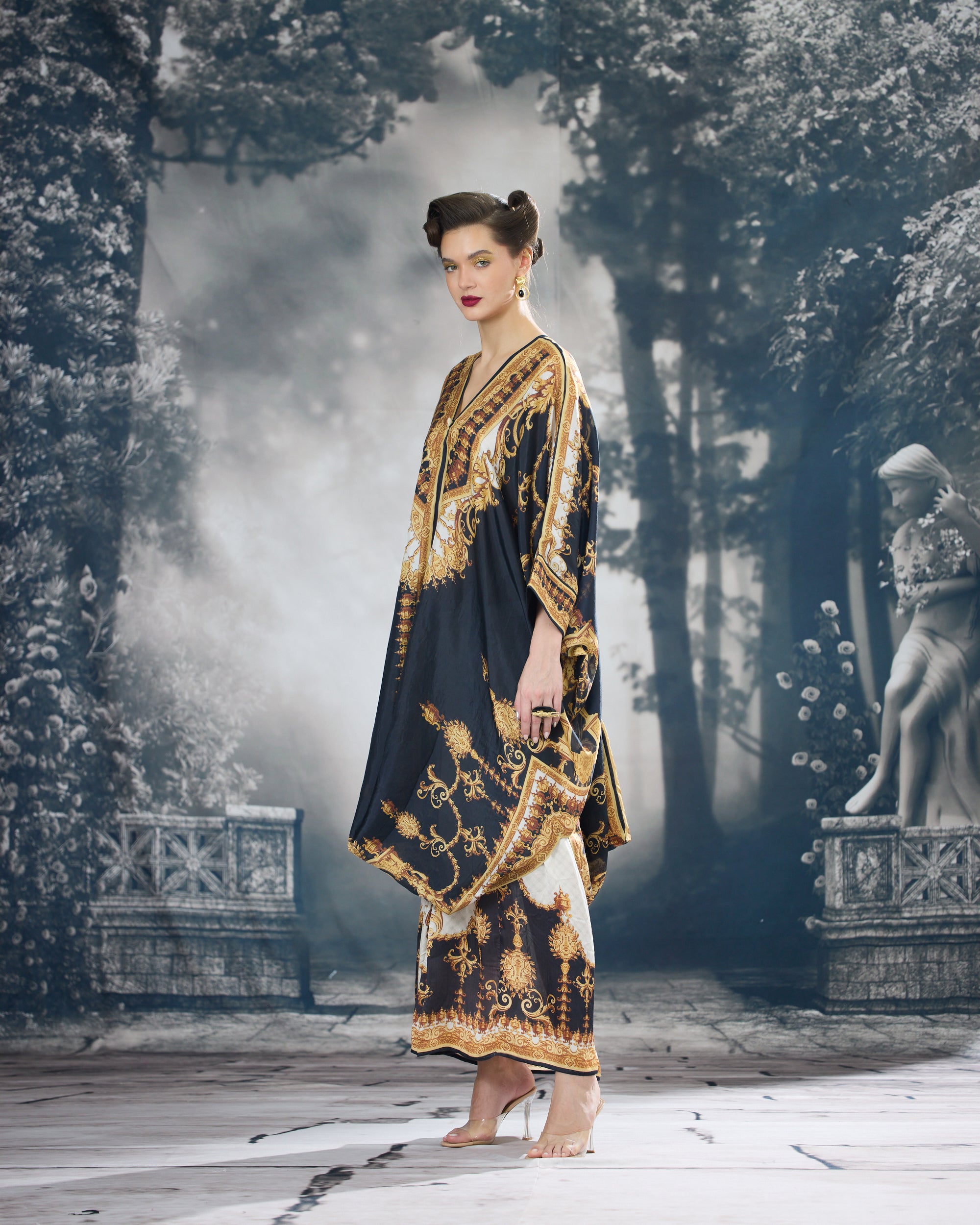 Rome : Dalilah/Surilee - Black/Gold