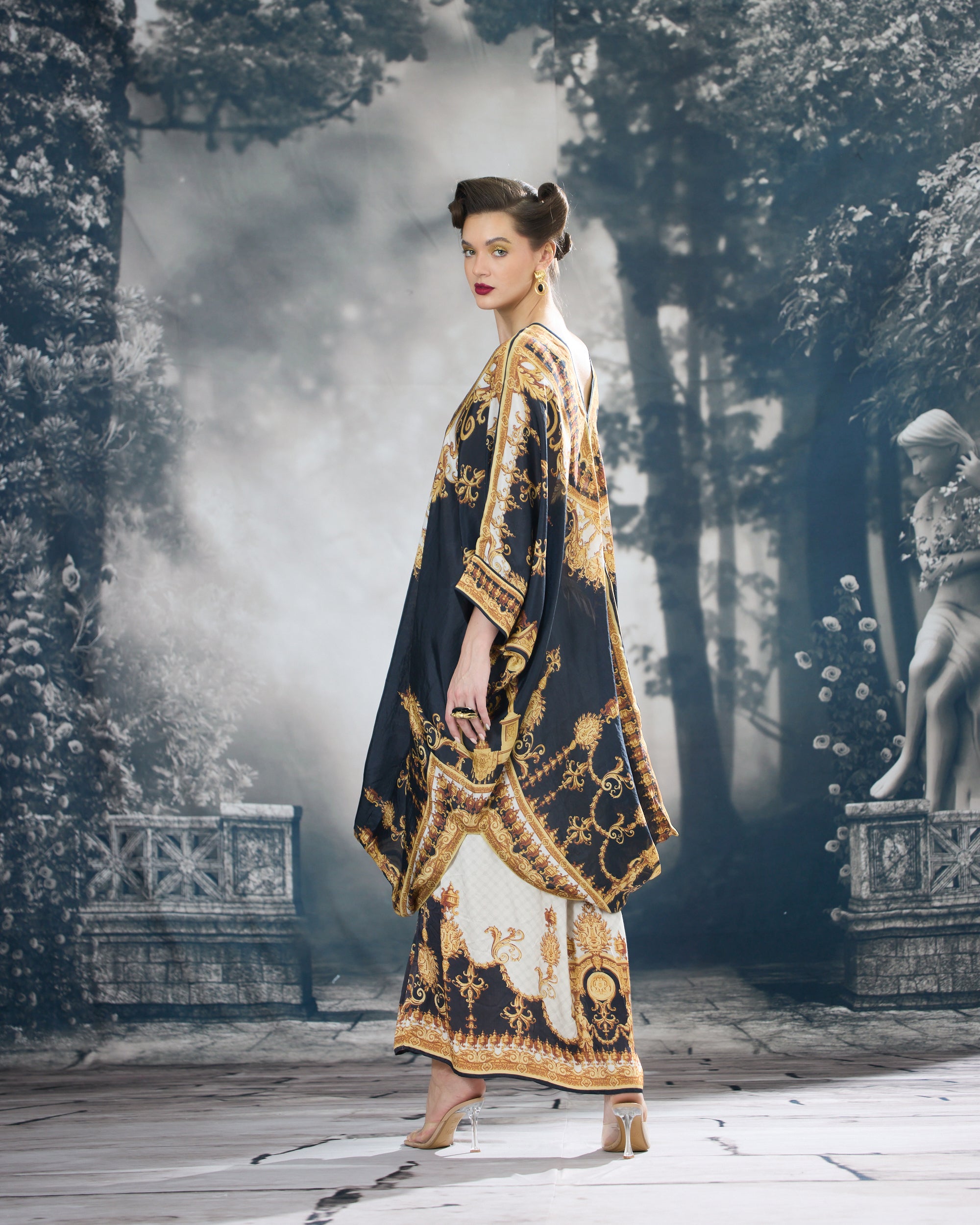 Rome : Dalilah/Surilee - Black/Gold
