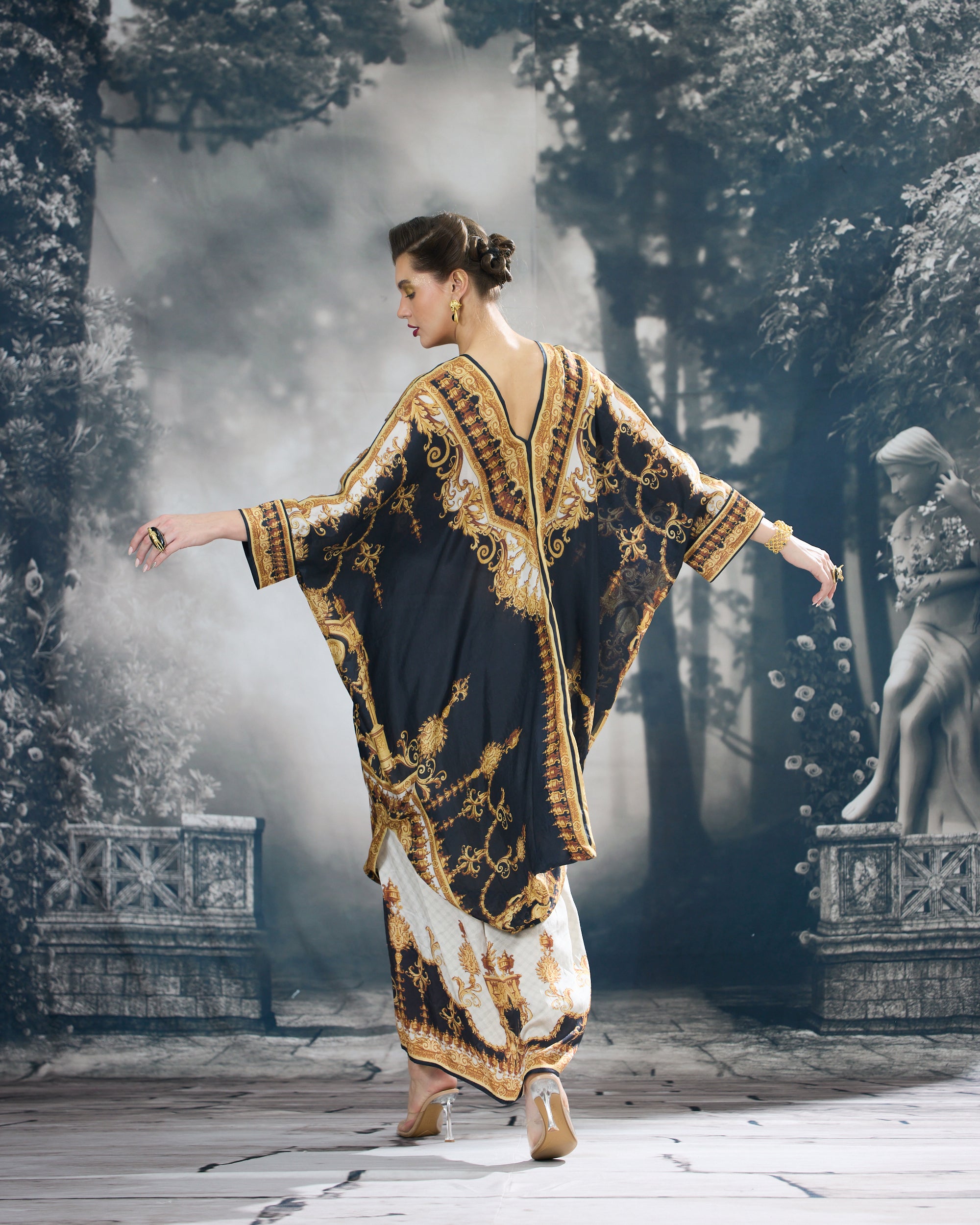 Rome : Dalilah/Surilee - Black/Gold
