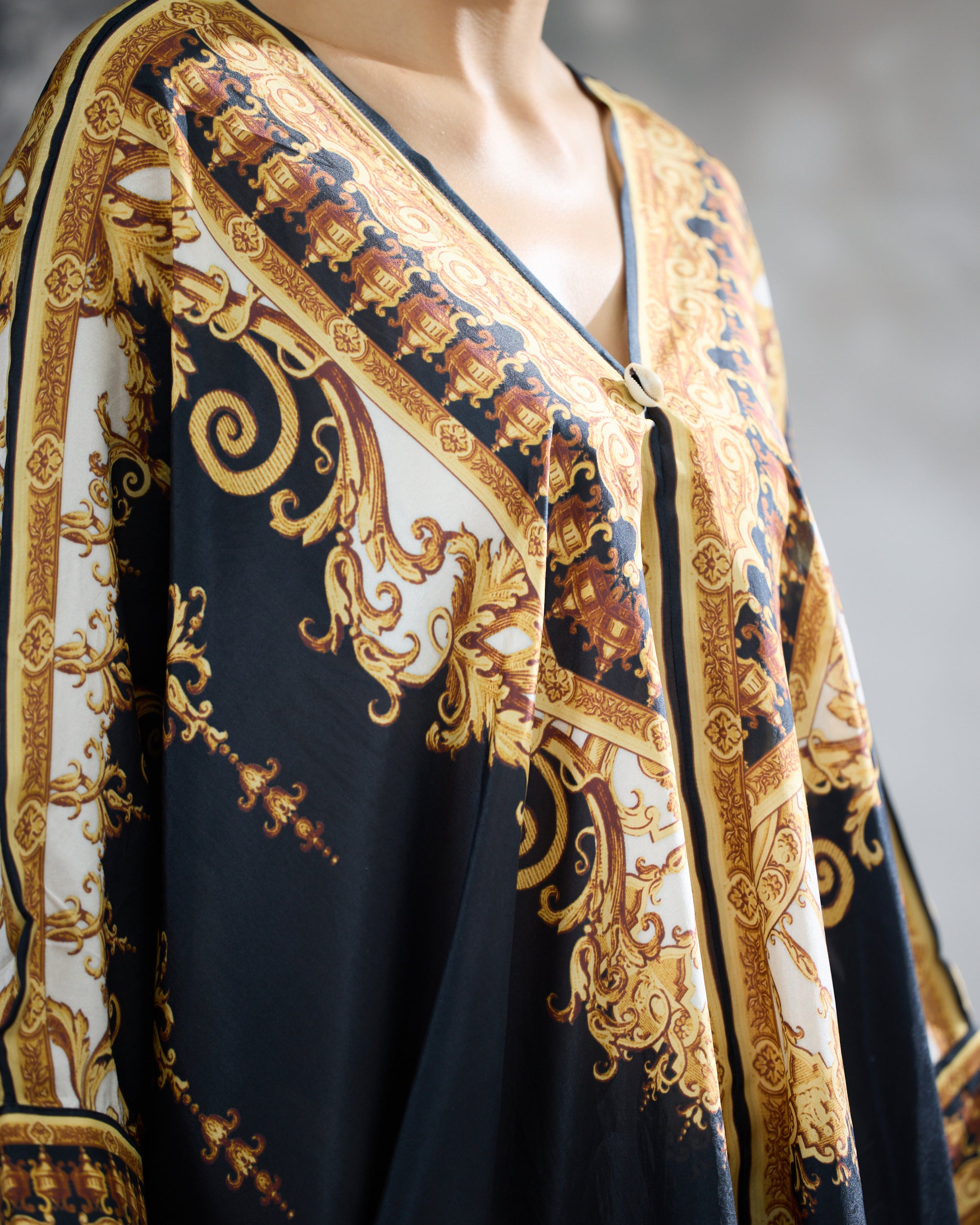 Rome : Dalilah/Surilee - Black/Gold