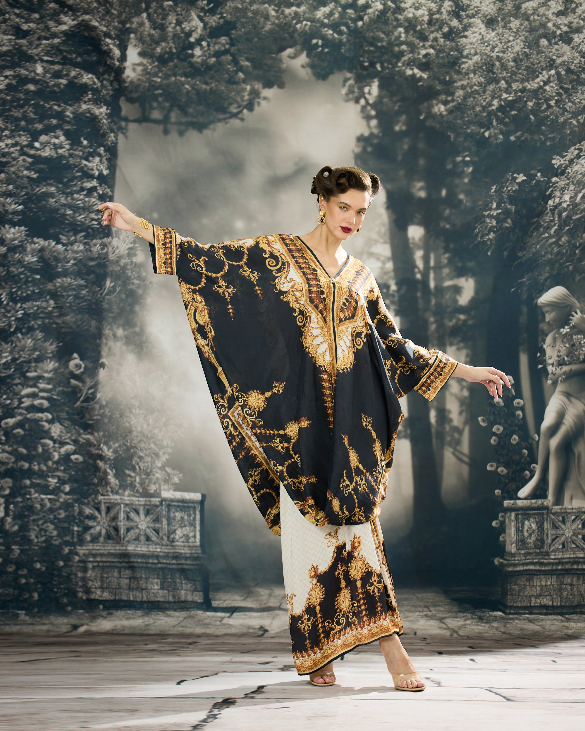 Rome : Dalilah/Surilee - Black/Gold