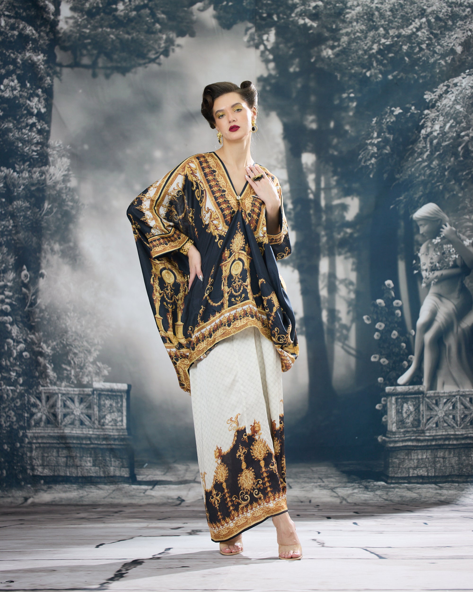 Rome : Dalilah/Surilee - Black/Gold