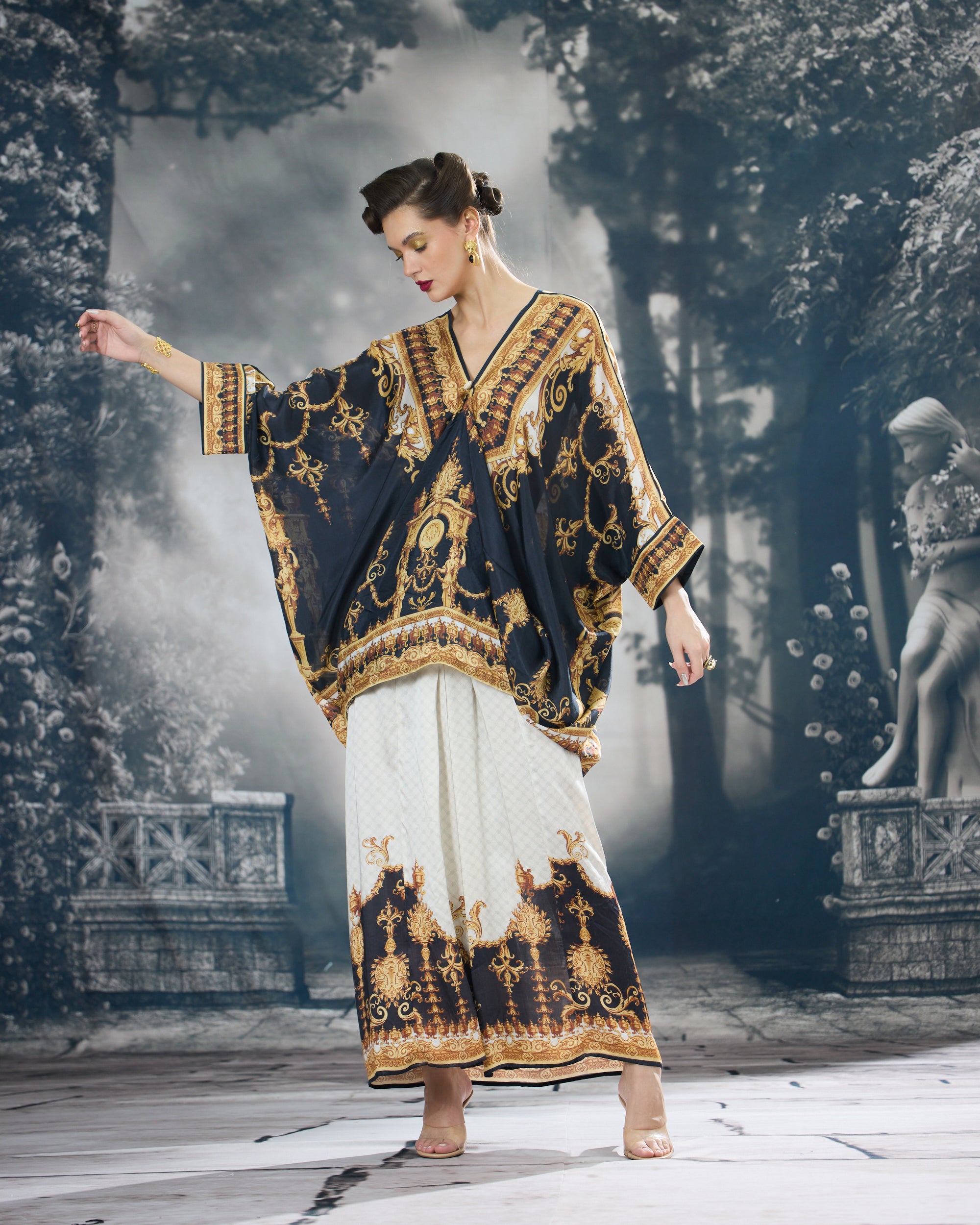 Rome : Dalilah/Surilee - Black/Gold