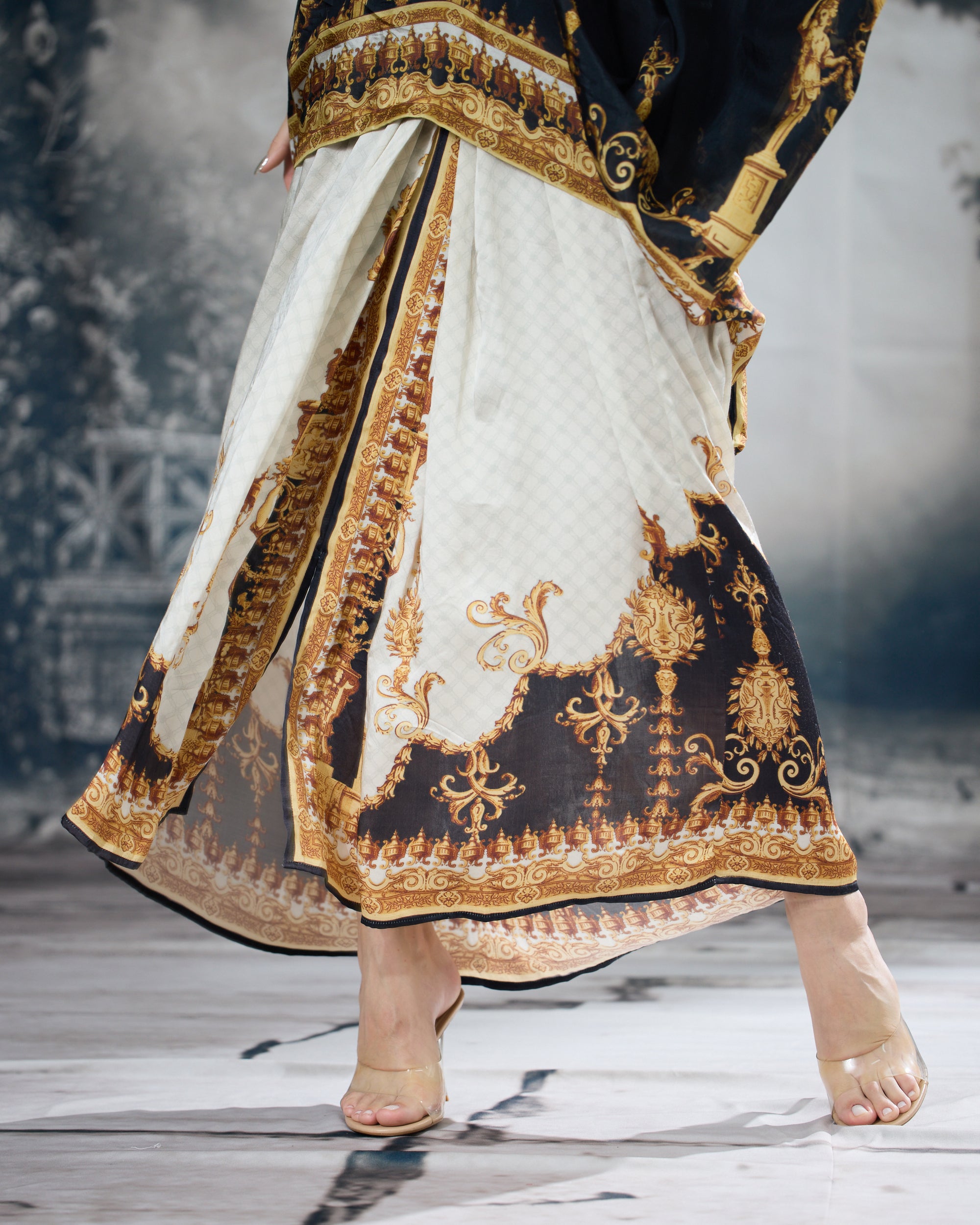 Rome : Dalilah/Surilee - Black/Gold