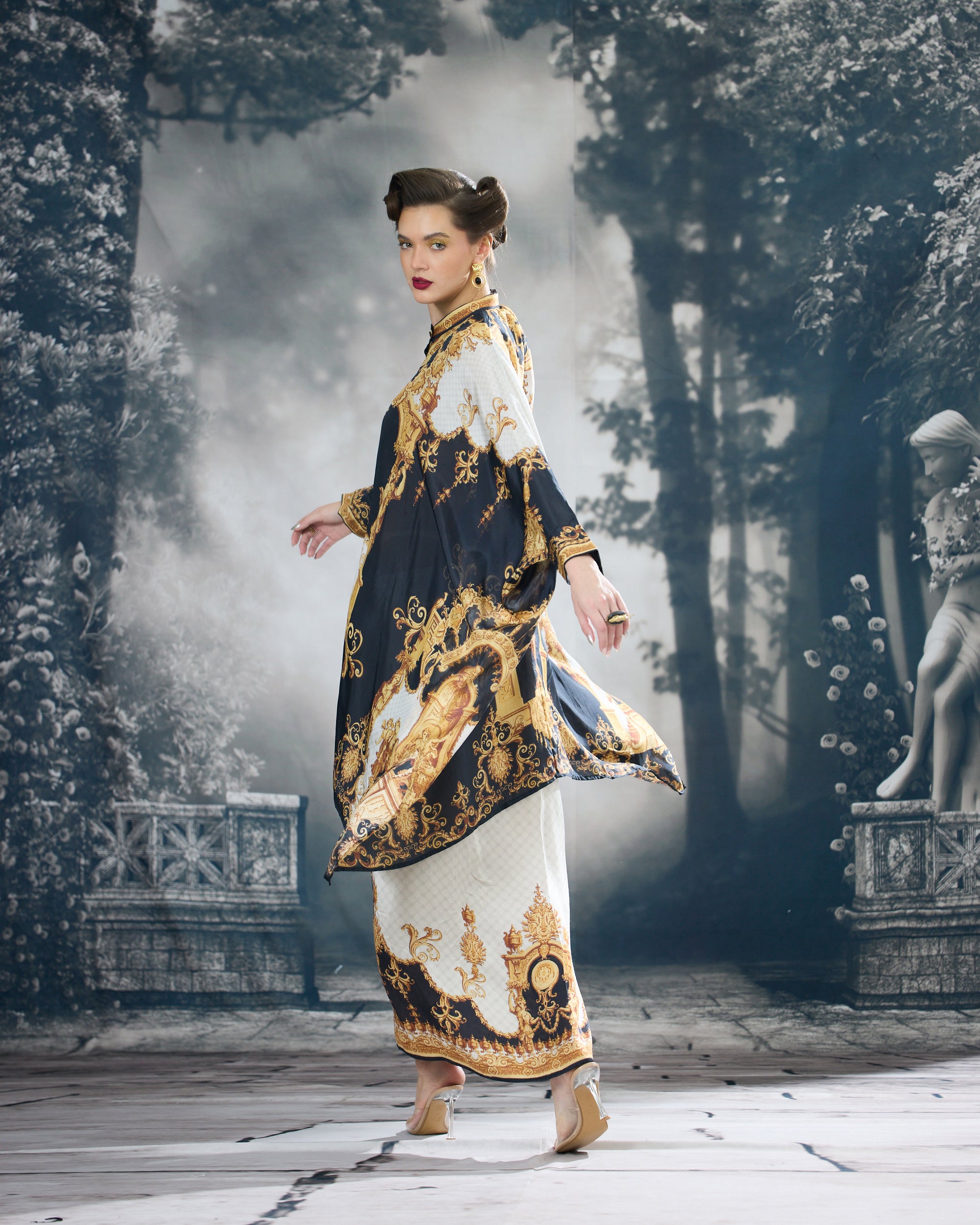 Rome : Dakota/Surilee - Black/Gold