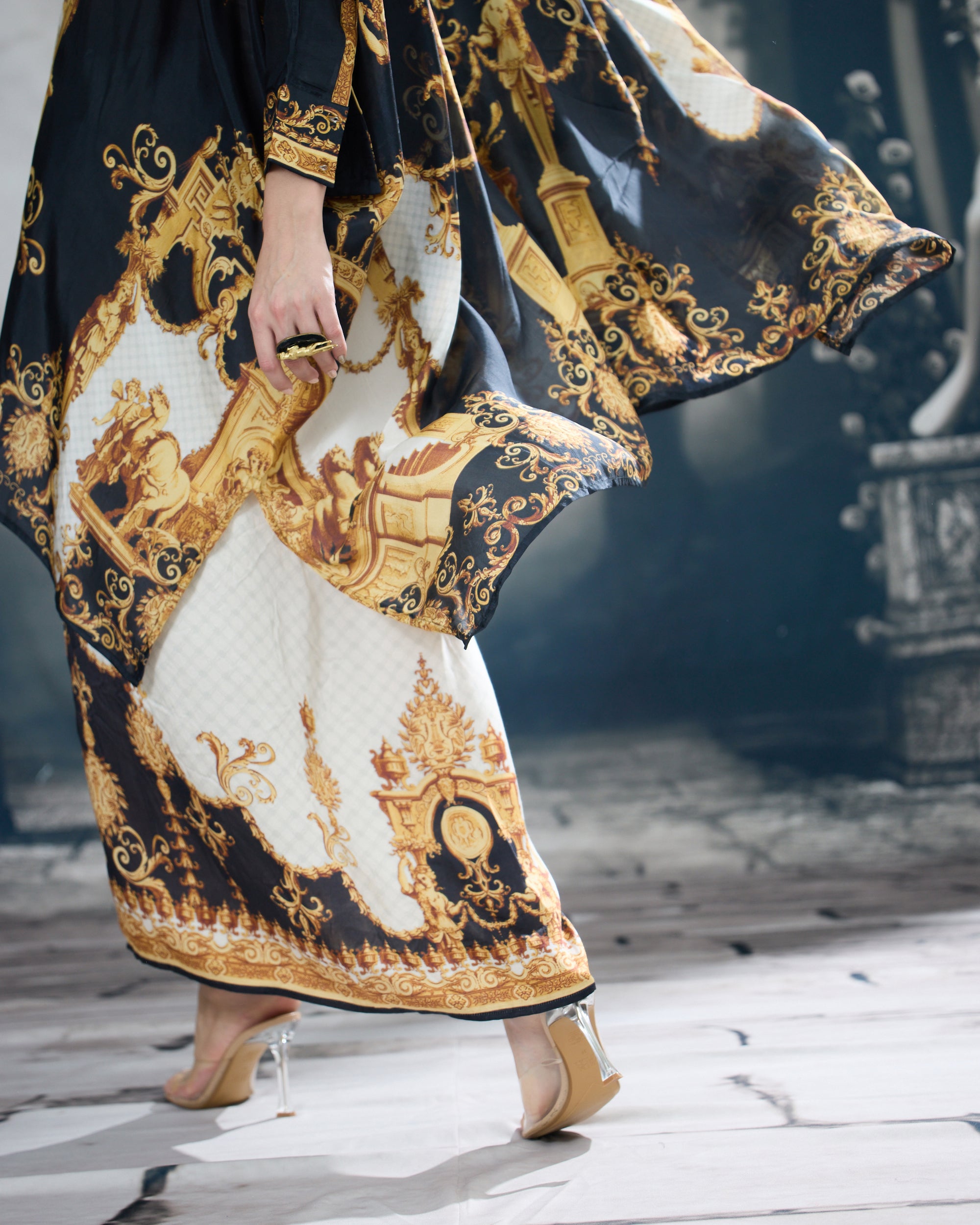 Rome : Dakota/Surilee - Black/Gold