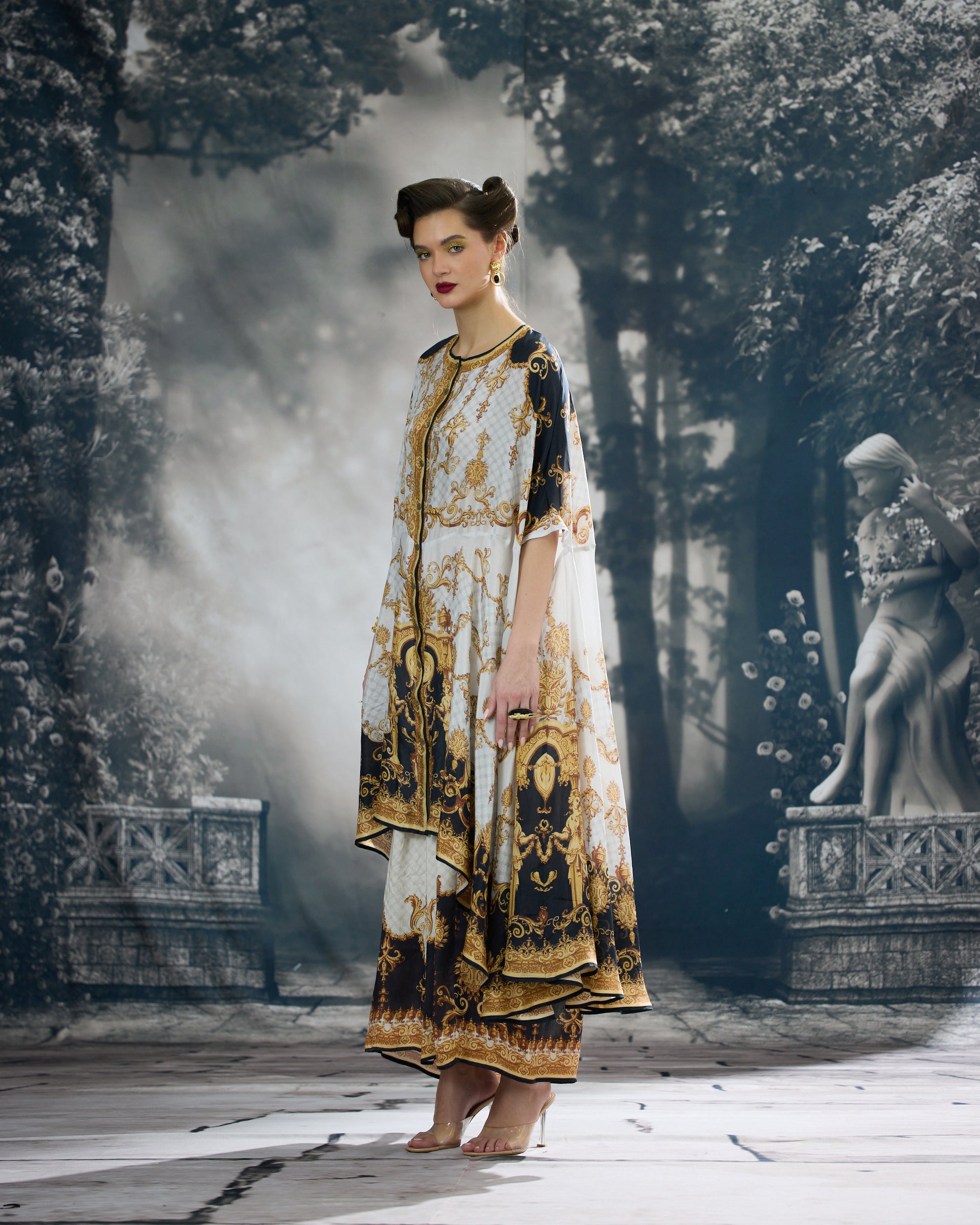 Rome : Caprice/Surilee - Black/Gold