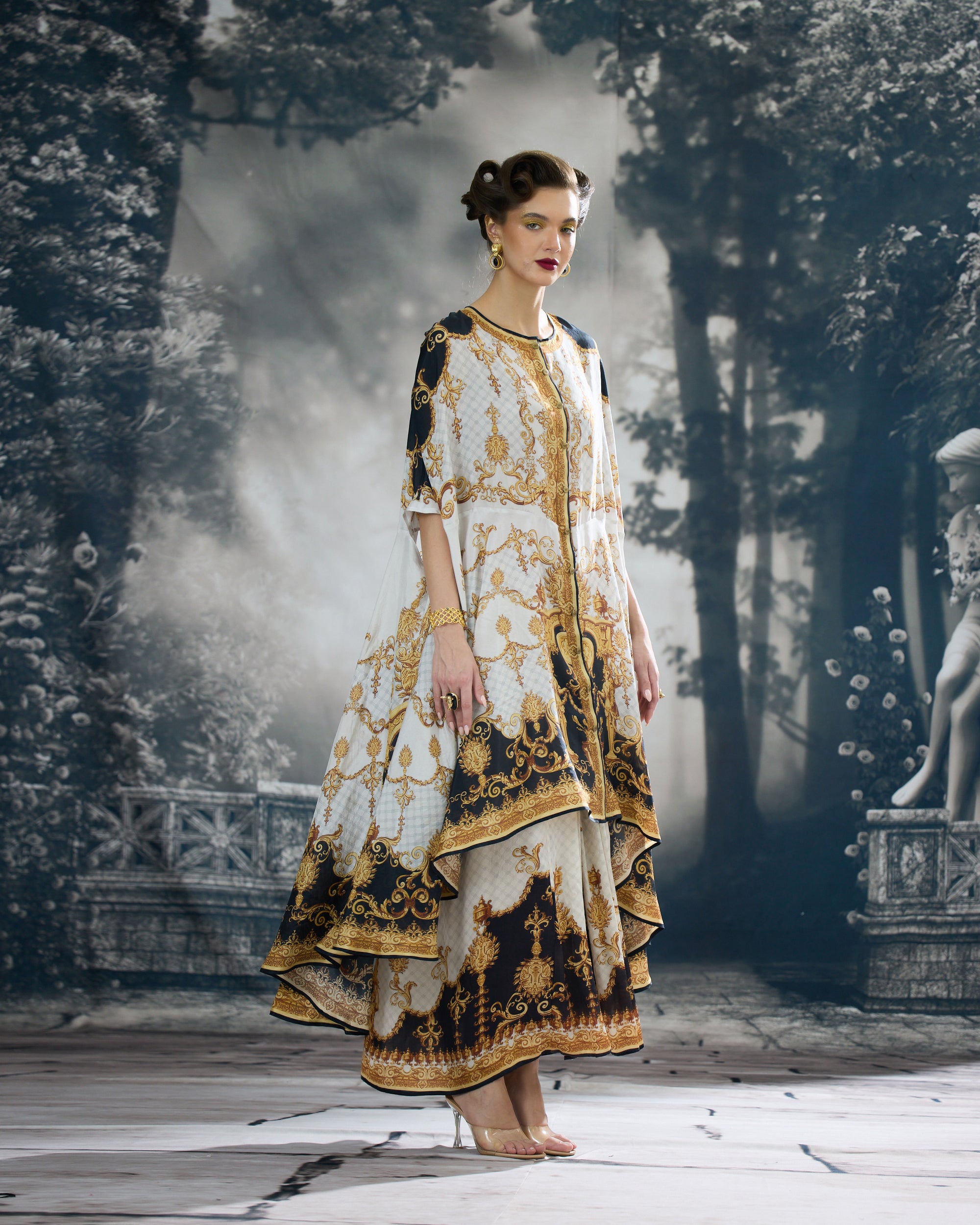 Rome : Caprice/Surilee - Black/Gold