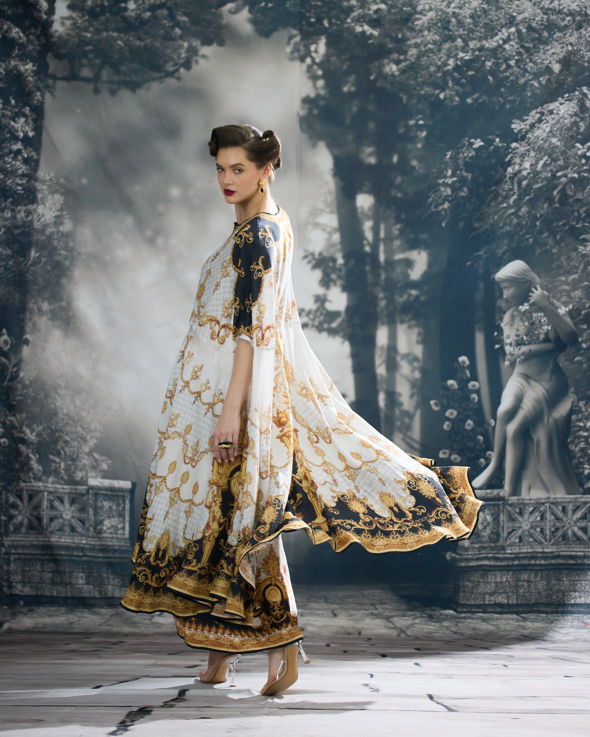 Rome : Caprice/Surilee - Black/Gold