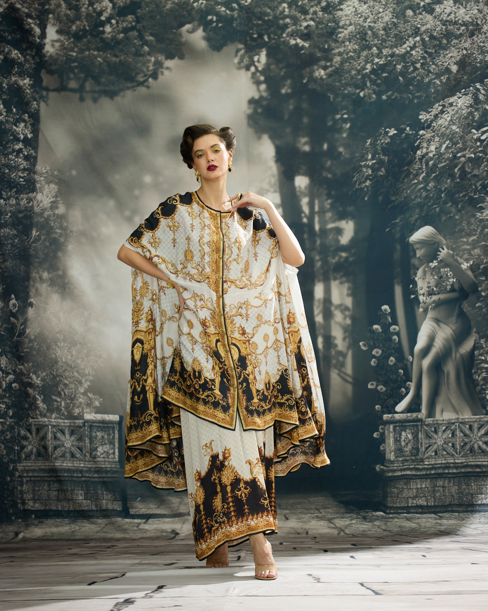 Rome : Caprice/Surilee - Black/Gold