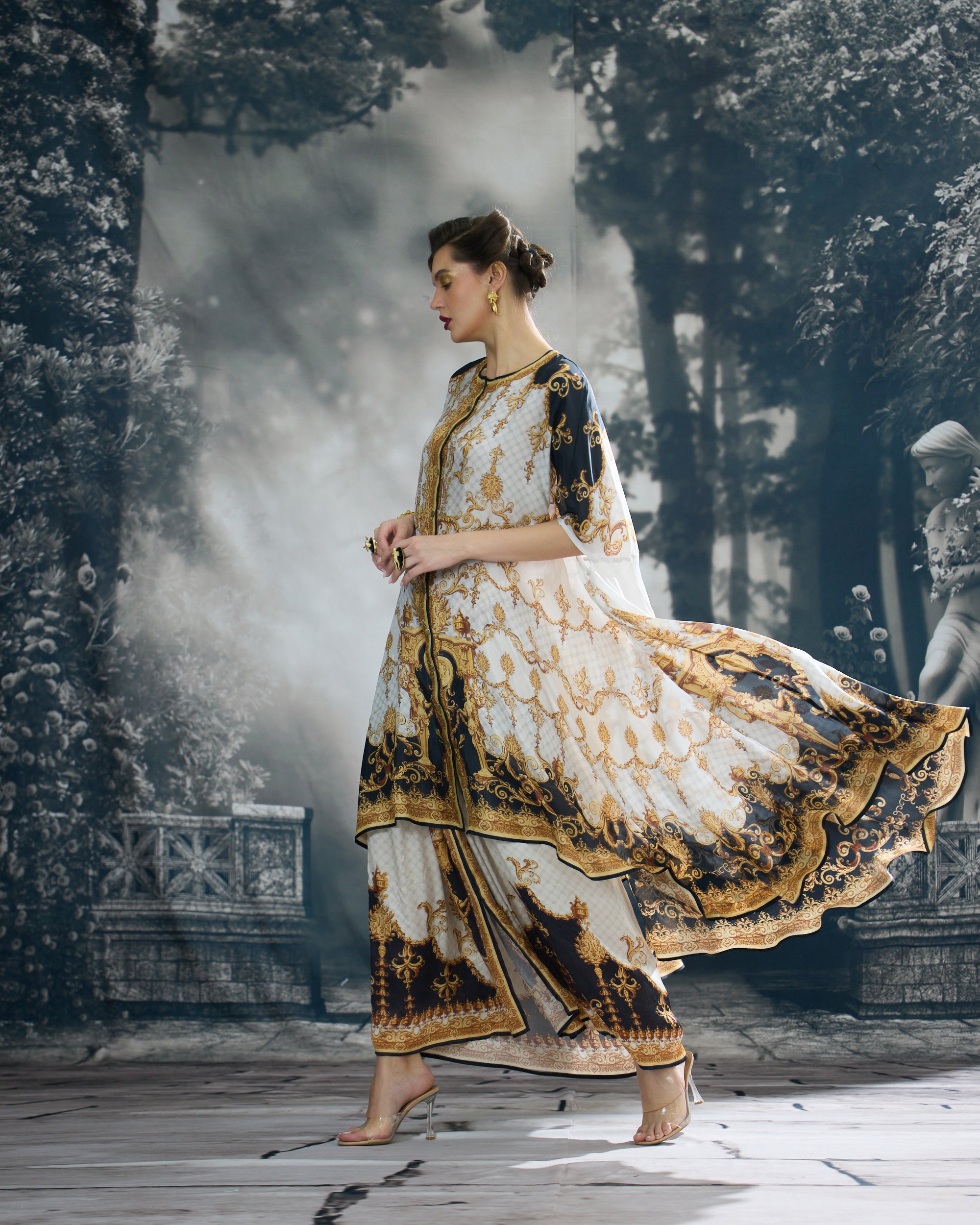 Rome : Caprice/Surilee - Black/Gold