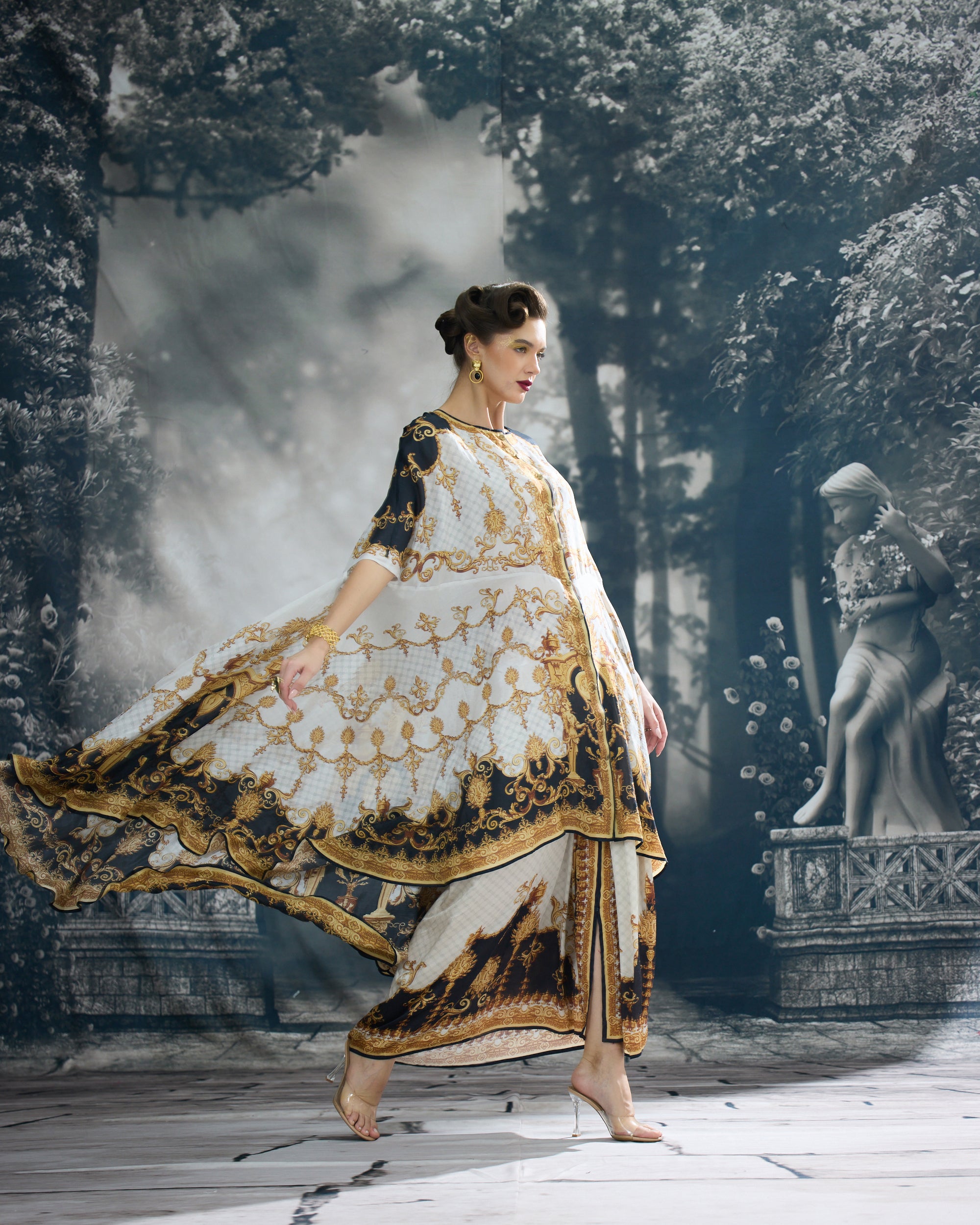 Rome : Caprice/Surilee - Black/Gold