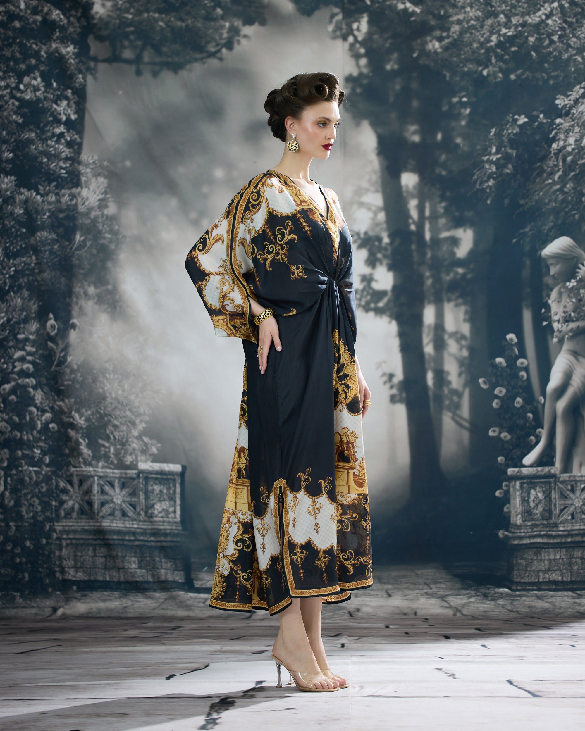Rome : Rasika - Black/Gold