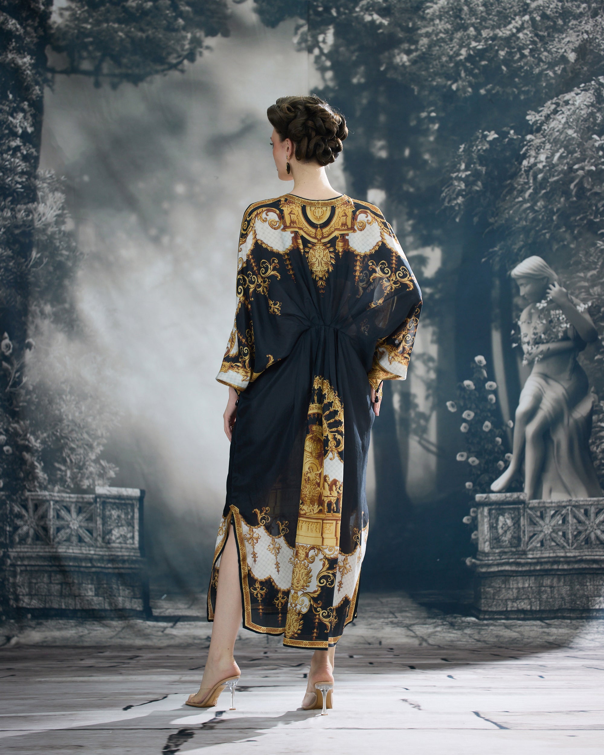 Rome : Rasika - Black/Gold