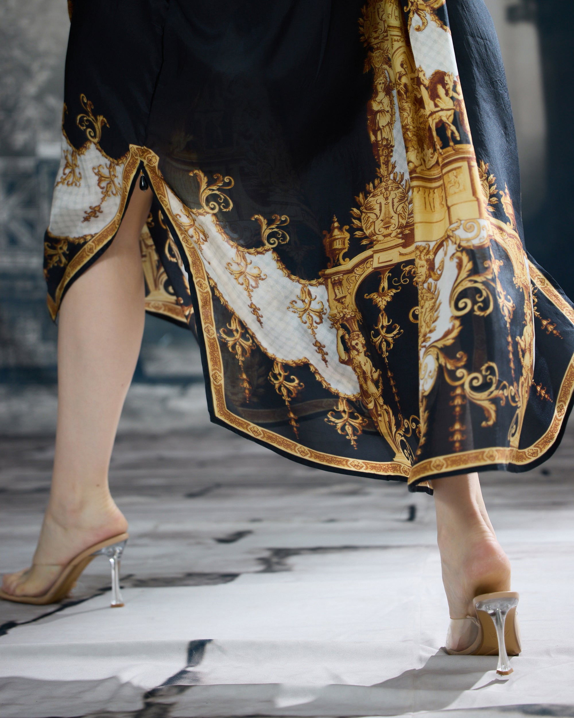 Rome : Rasika - Black/Gold