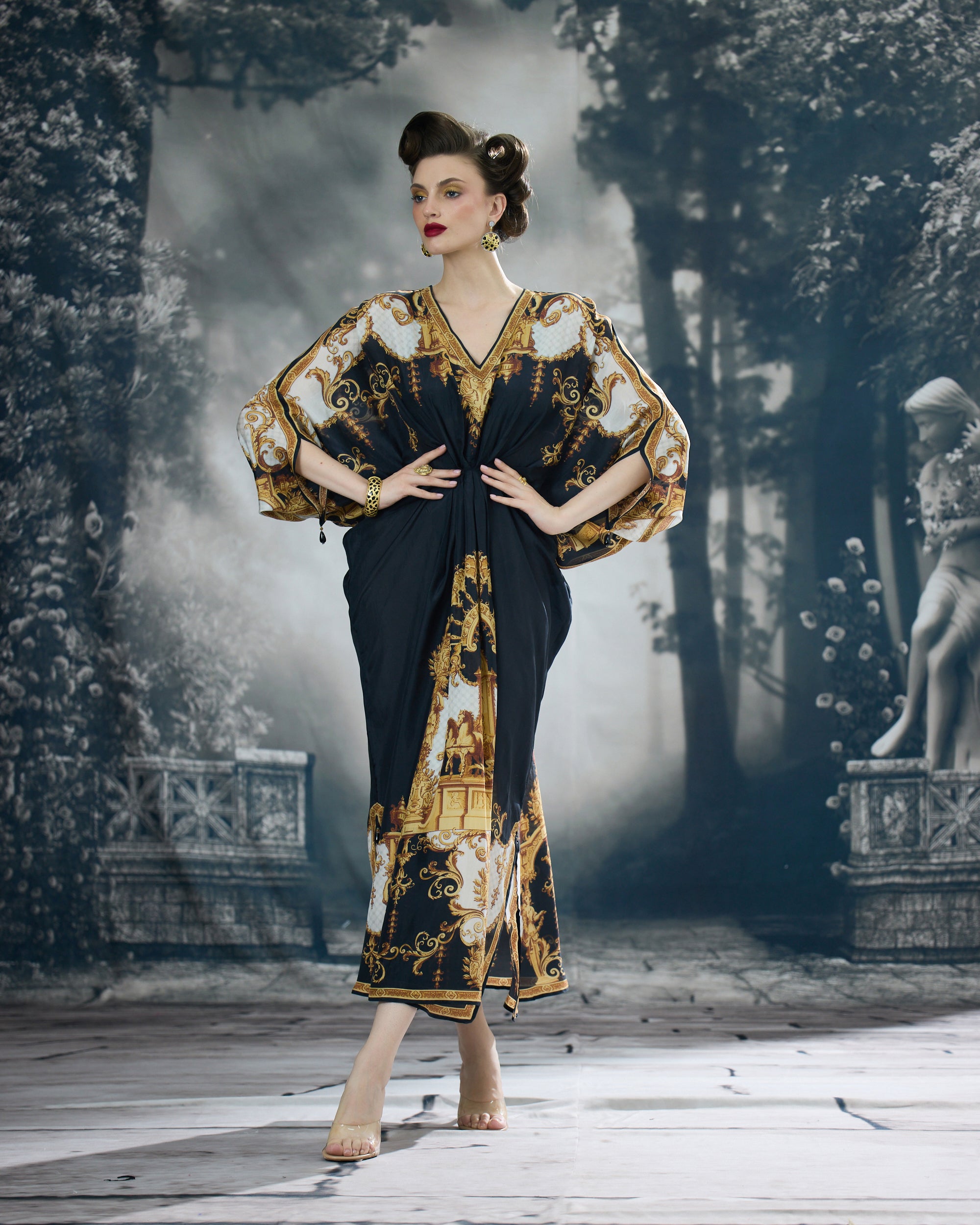 Rome : Rasika - Black/Gold