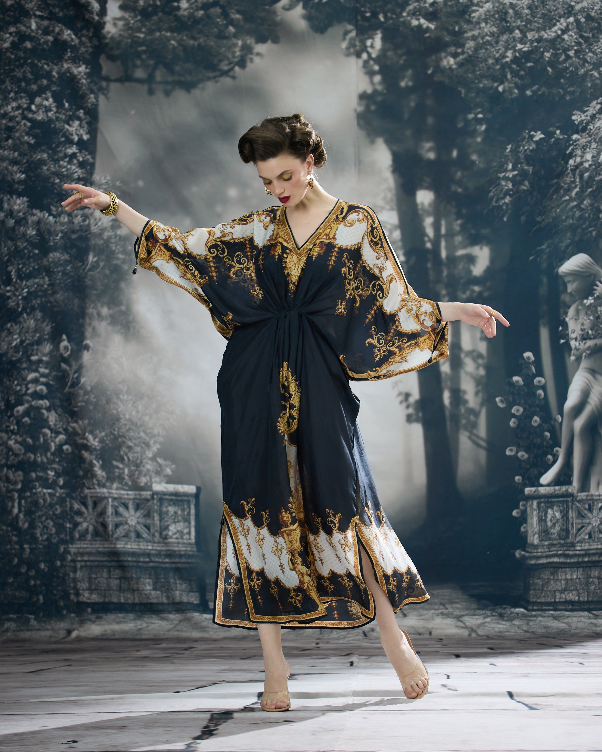 Rome : Rasika - Black/Gold