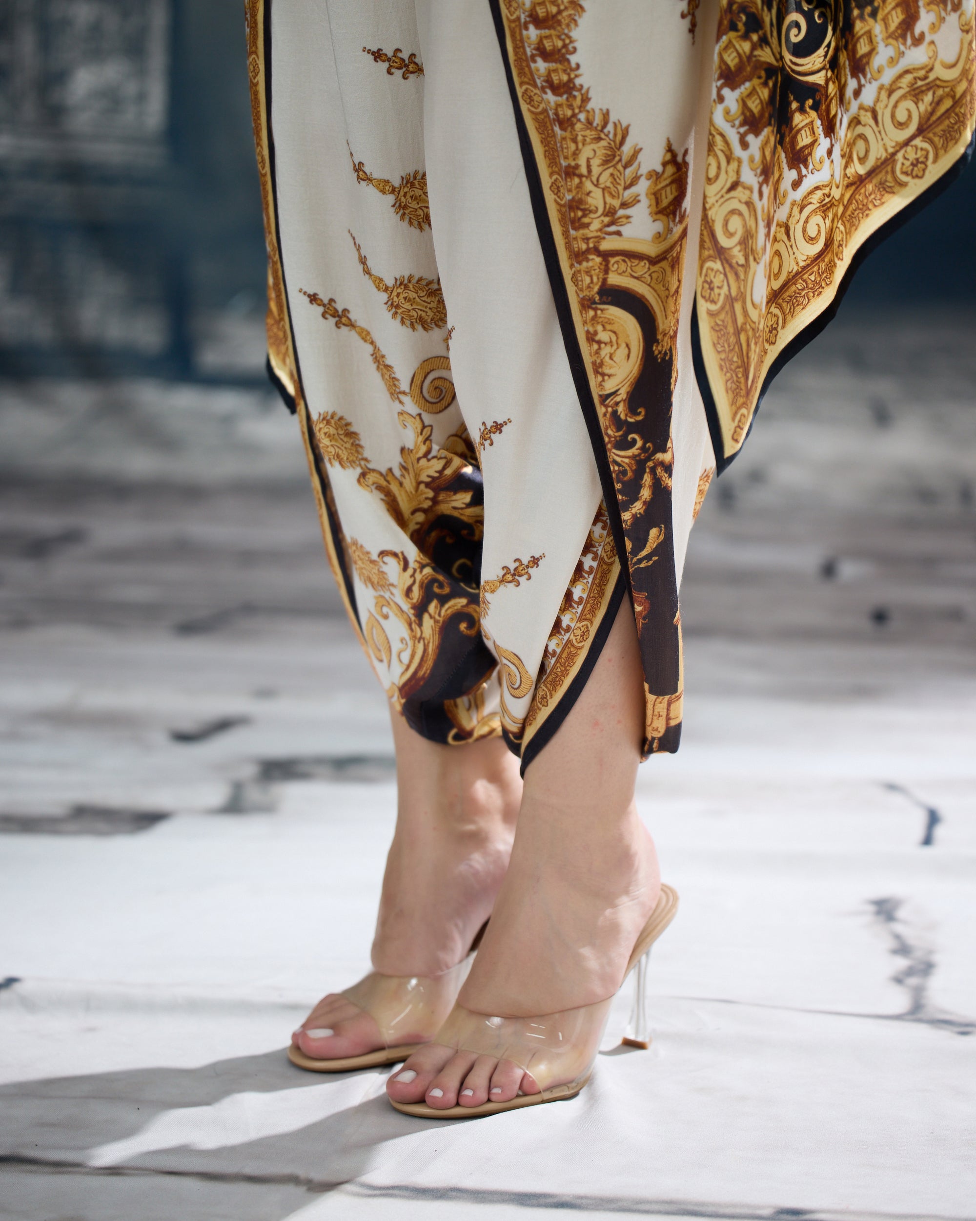 Rome : Chloe - Black/Gold