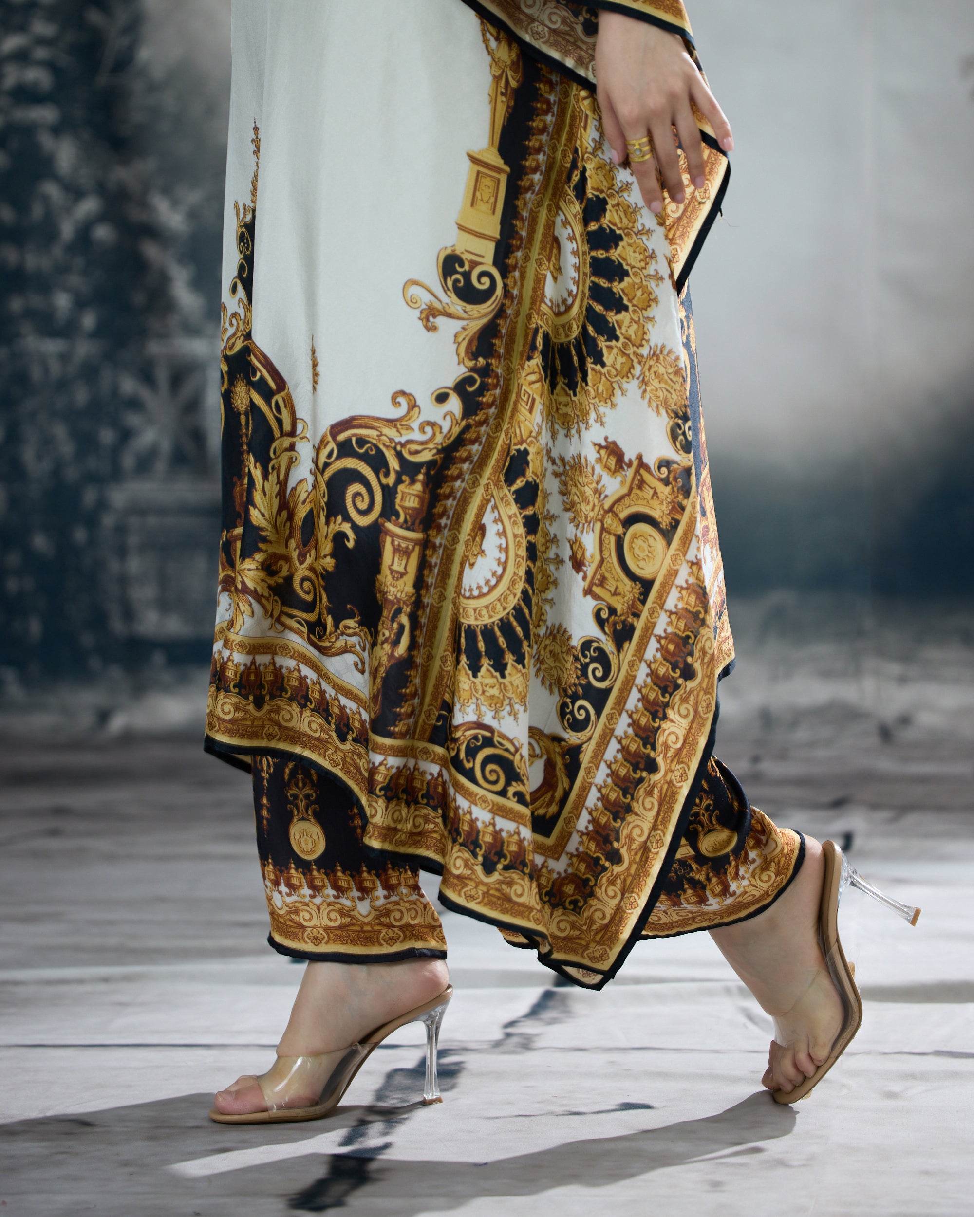 Rome : Sharifa - Black/Gold