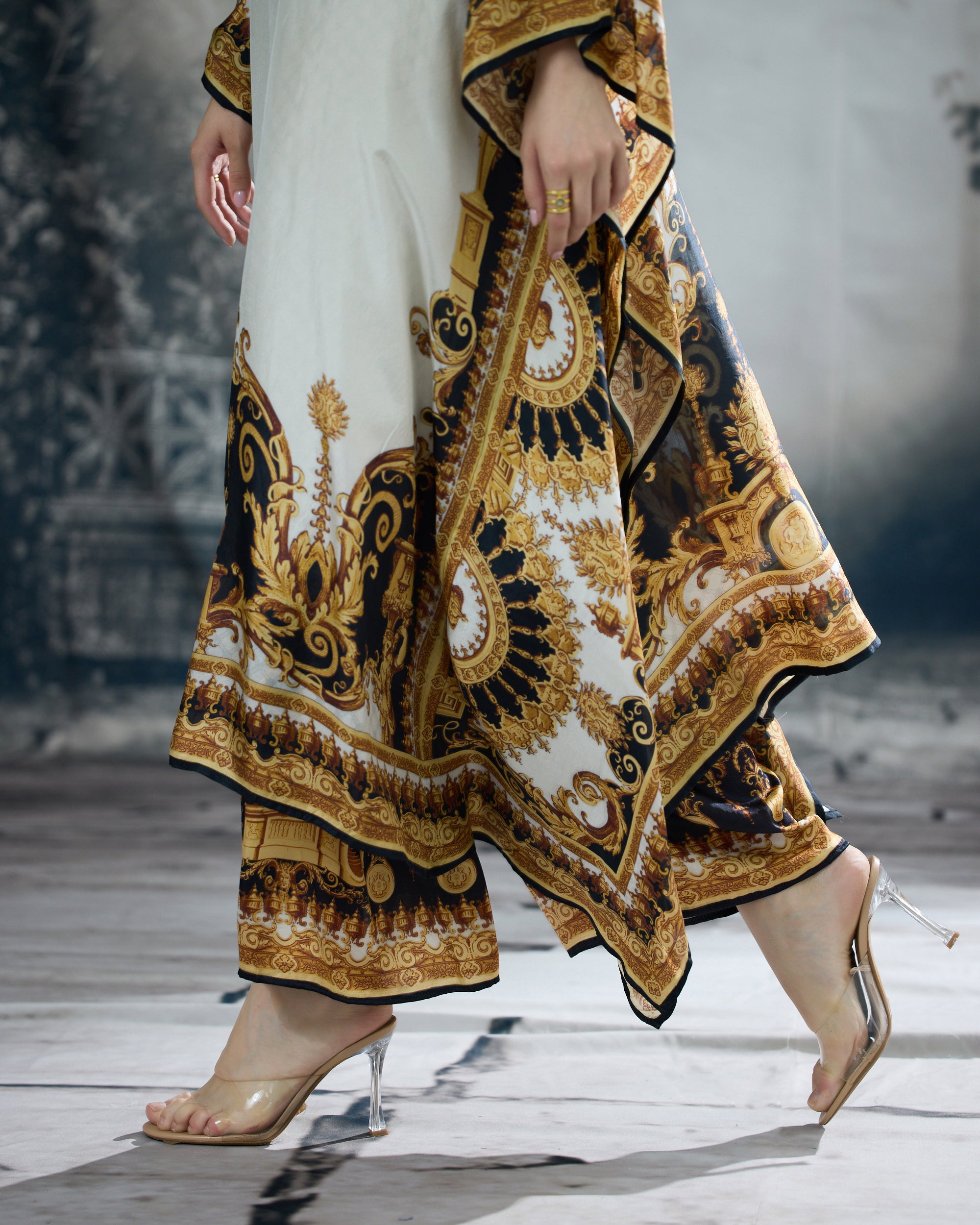 Rome : Sharifa - Black/Gold